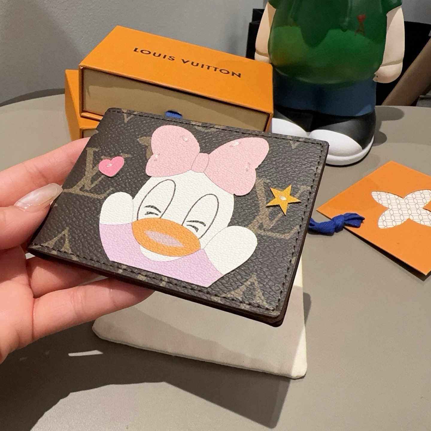 🔥LV卡通经典老花证件皮夹零钱包，唐老鸭 小柴犬图案，可放驾驶证 通行证 身份证等各种证件🪪经典老花卡包