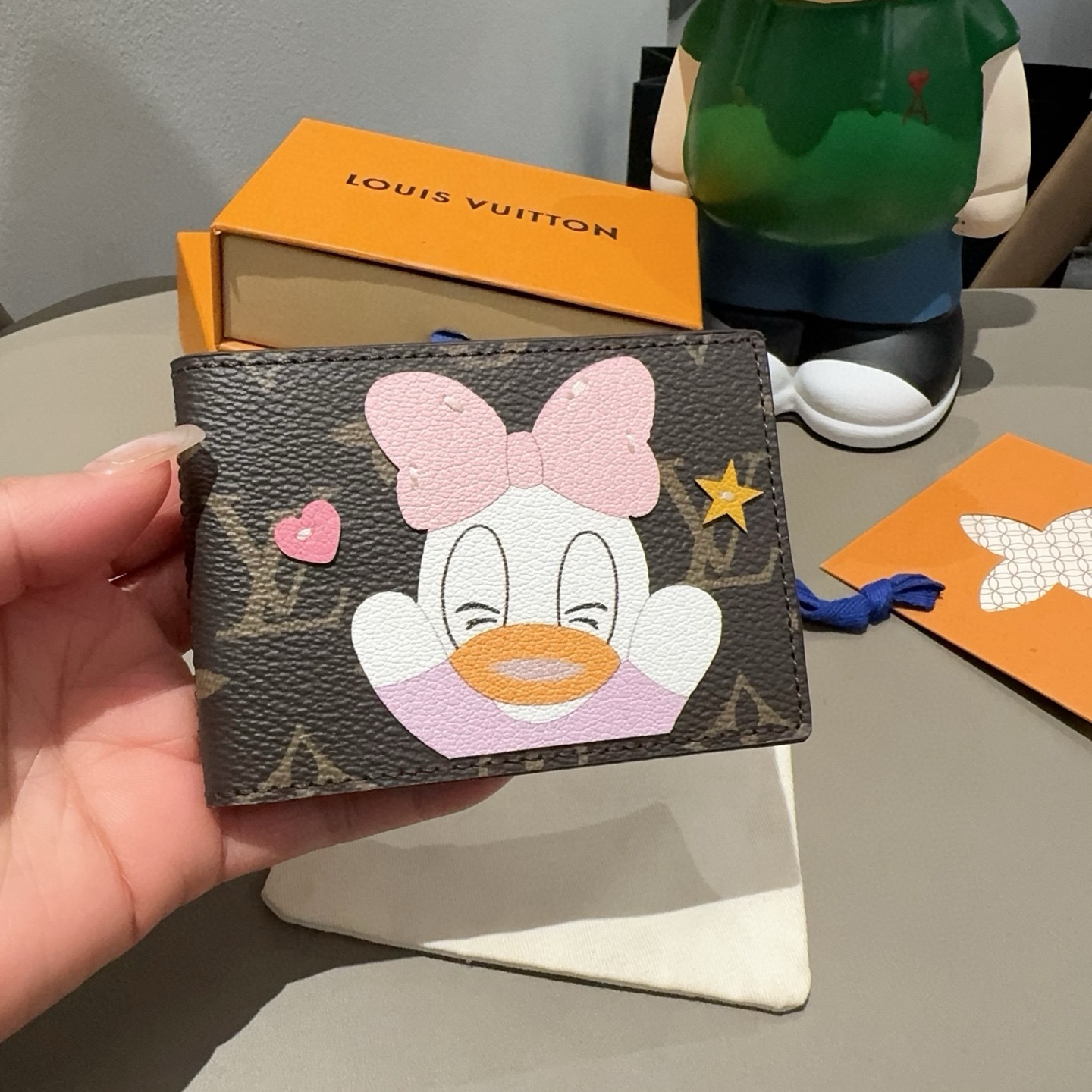 🔥LV卡通经典老花证件皮夹零钱包，唐老鸭 小柴犬图案，可放驾驶证 通行证 身份证等各种证件🪪经典老花卡包