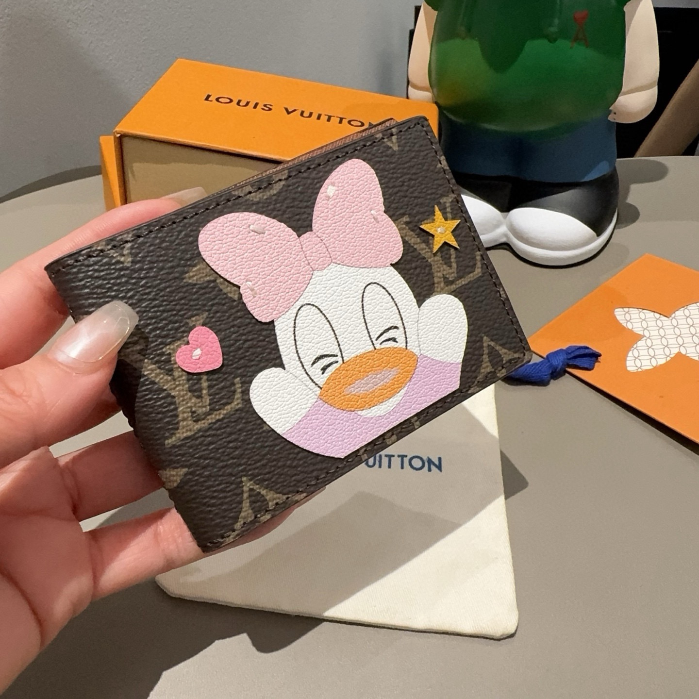 🔥LV卡通经典老花证件皮夹零钱包，唐老鸭 小柴犬图案，可放驾驶证 通行证 身份证等各种证件🪪经典老花卡包