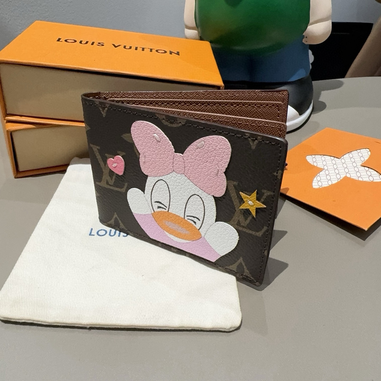 🔥LV卡通经典老花证件皮夹零钱包，唐老鸭 小柴犬图案，可放驾驶证 通行证 身份证等各种证件🪪经典老花卡包