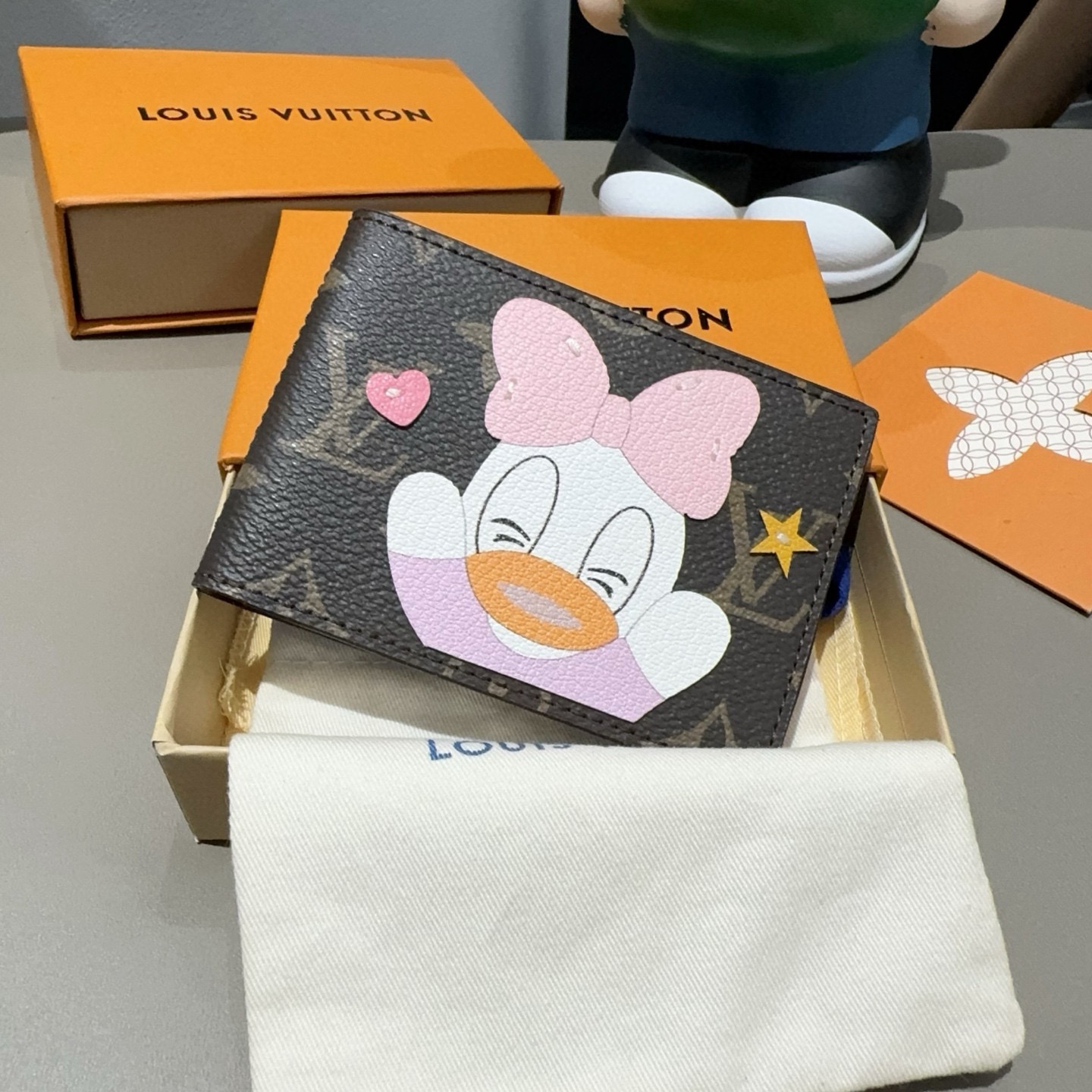 🔥LV卡通经典老花证件皮夹零钱包，唐老鸭 小柴犬图案，可放驾驶证 通行证 身份证等各种证件🪪经典老花卡包