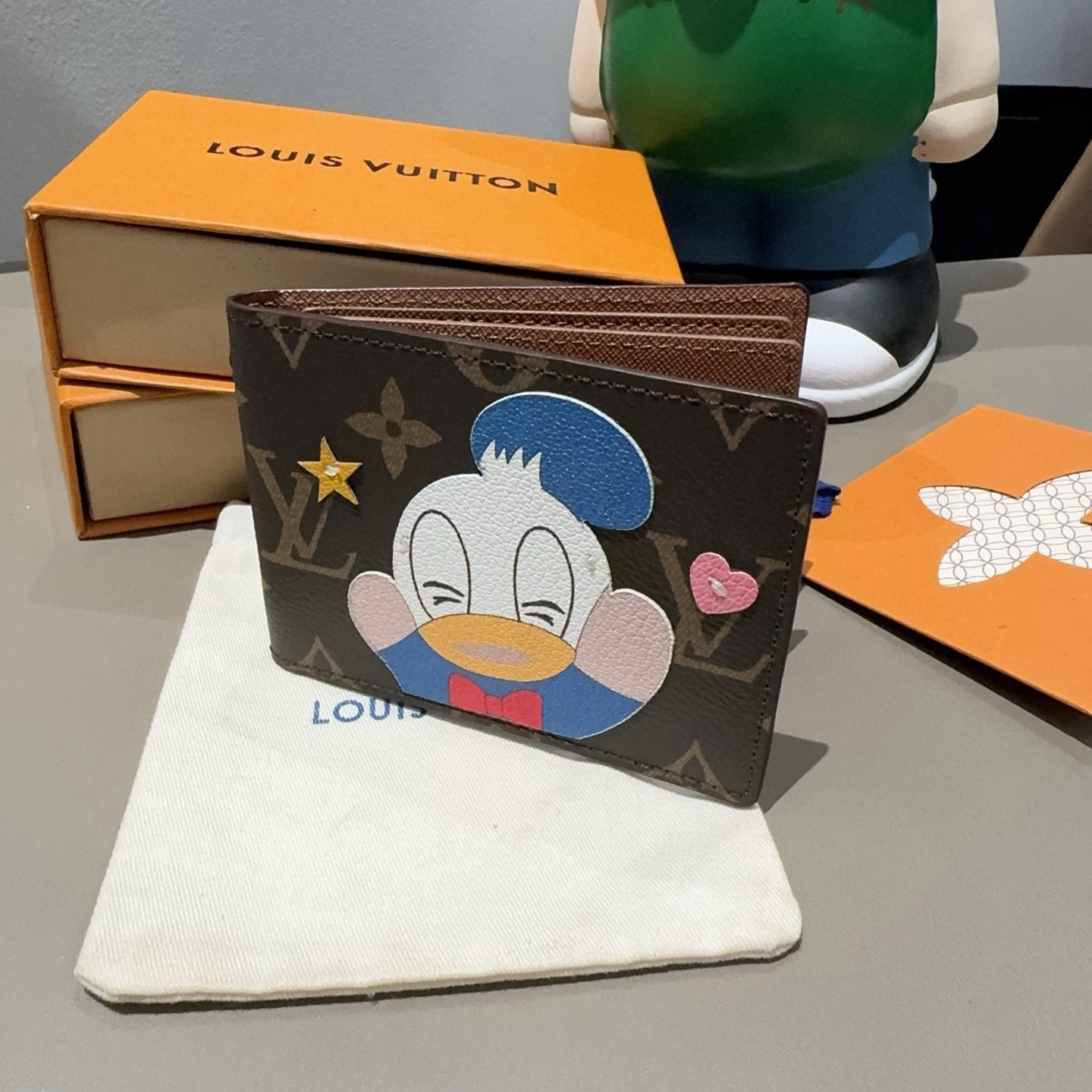 🔥LV卡通经典老花证件皮夹零钱包，唐老鸭 小柴犬图案，可放驾驶证 通行证 身份证等各种证件🪪经典老花卡包