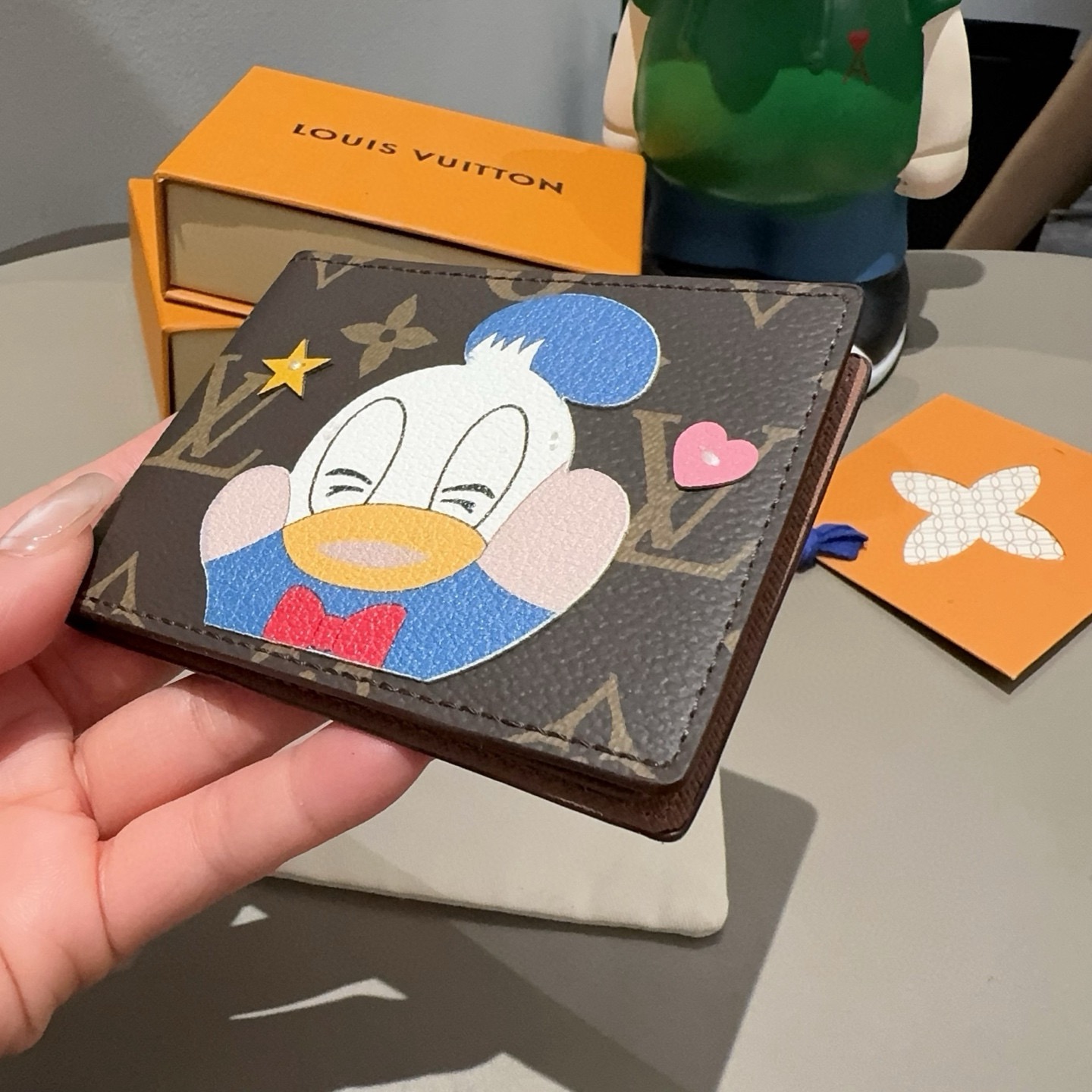 🔥LV卡通经典老花证件皮夹零钱包，唐老鸭 小柴犬图案，可放驾驶证 通行证 身份证等各种证件🪪经典老花卡包