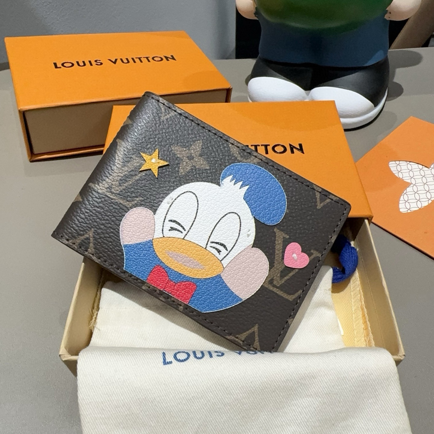 🔥LV卡通经典老花证件皮夹零钱包，唐老鸭 小柴犬图案，可放驾驶证 通行证 身份证等各种证件🪪经典老花卡包