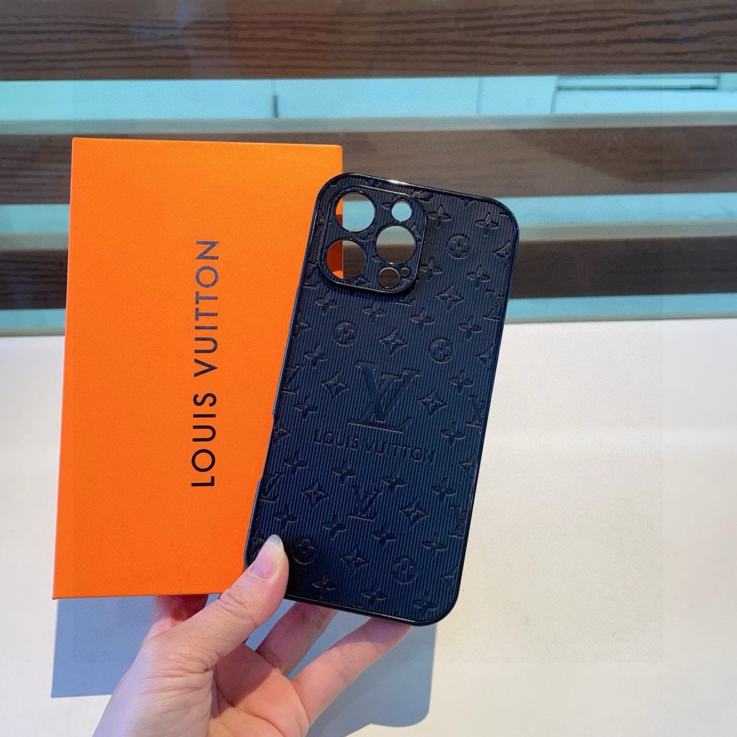 🔥LV手机壳 竖纹侧贴全包精孔手机壳型号：为了不出现报错型号，请打开本机查看手机设置显示的型号⚠️⚠️⚠