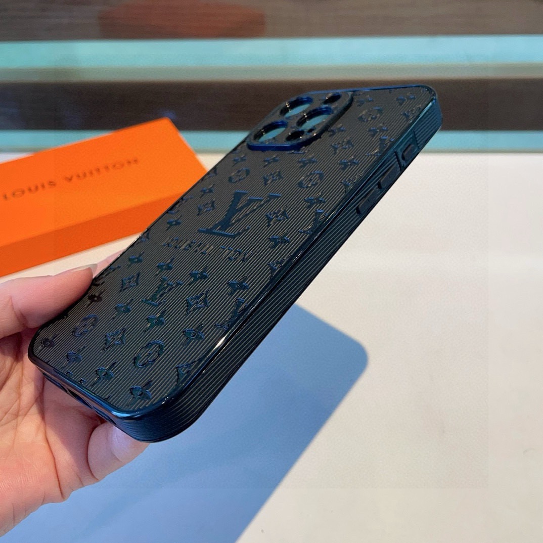 🔥LV手机壳 竖纹侧贴全包精孔手机壳型号：为了不出现报错型号，请打开本机查看手机设置显示的型号⚠️⚠️⚠