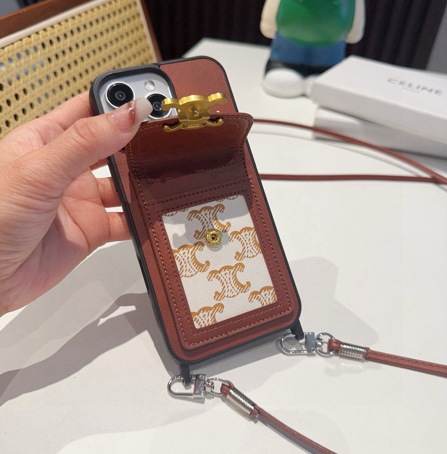 ✨💠Celine•赛琳斜挎插卡手机壳 全包卡包手机壳 挂绳🉑拆卸型号：为了不出现报错型号，请打开本机查看