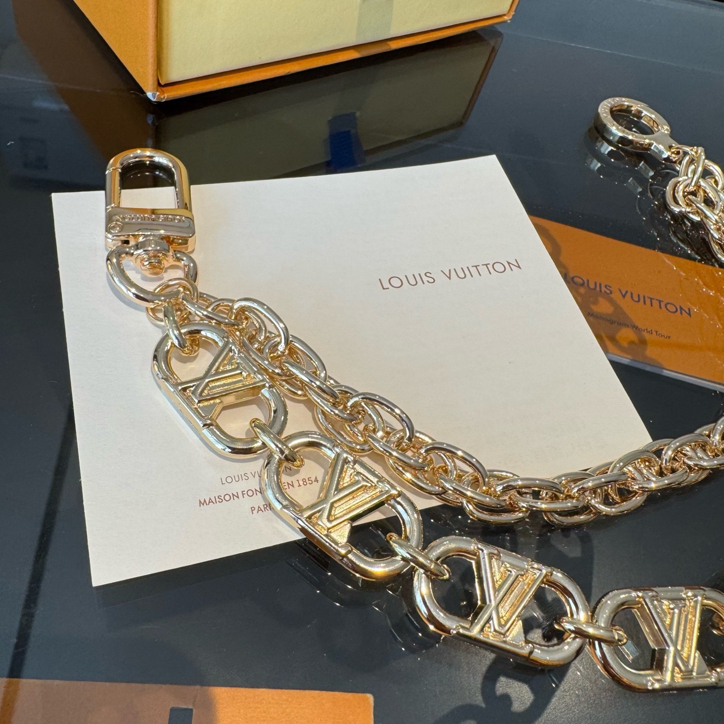 🔥LV 包链 钥匙扣 路易威登新款包链，包包挂件 配饰 多元素材质，舒展时尚个性！