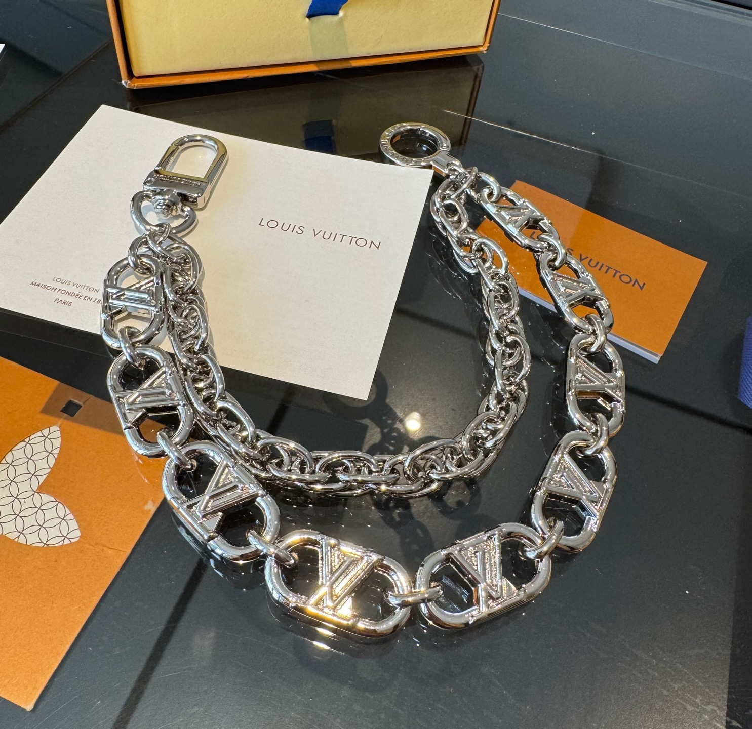 🔥LV 包链 钥匙扣 路易威登新款包链，包包挂件 配饰 多元素材质，舒展时尚个性！