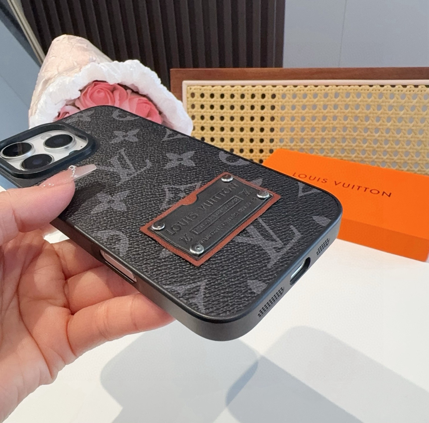 💥LV经典老花手机壳，官网同步贴皮全包手机壳，高端奢华[强]型号：为了不出现报错型号，请打开本机查看手机