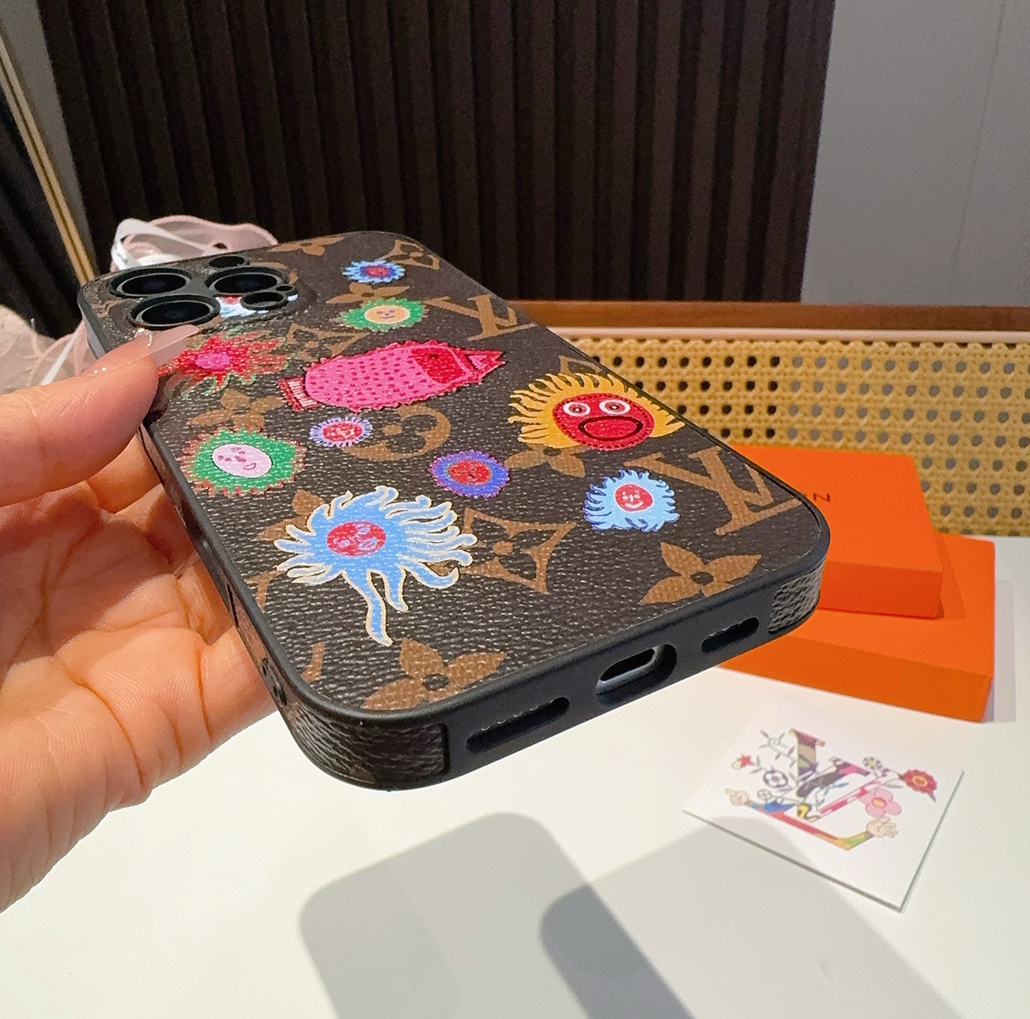 🔥Lv草见弥生系列 精孔全包手机壳 Lv全包围边皮质手机壳型号：为了不出现报错型号，请打开本机查看手机设