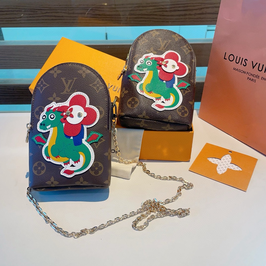 🔥LV太阳花飞龙🐲手机包，链条斜挎手机包，零钱包，可装1/2部手机及零钱💄生活出门不需要带现金的时代，这