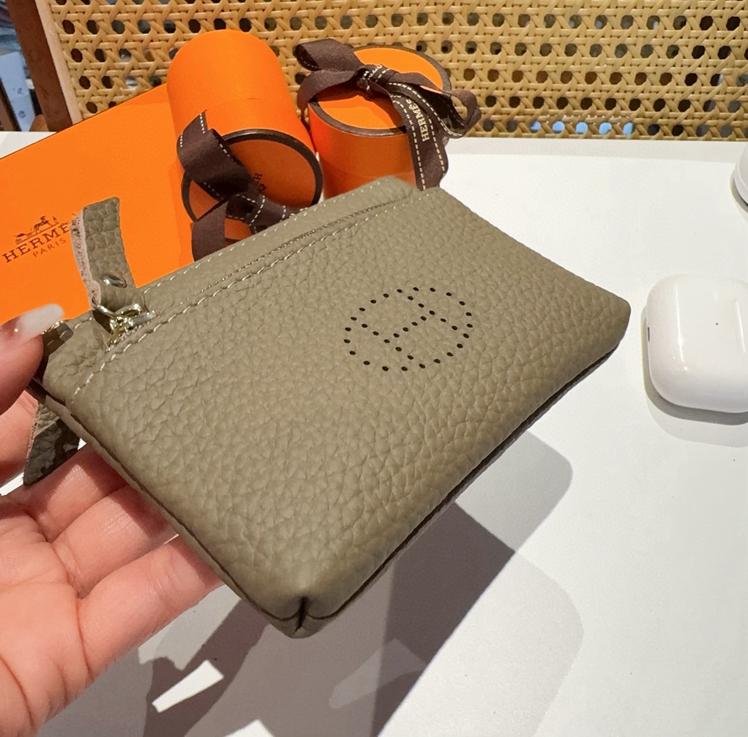 🔥爱马仕H零钱包钥匙包，头层牛皮 有隔层 可放口红零钱耳机等小物件 手感真的很赞❗️