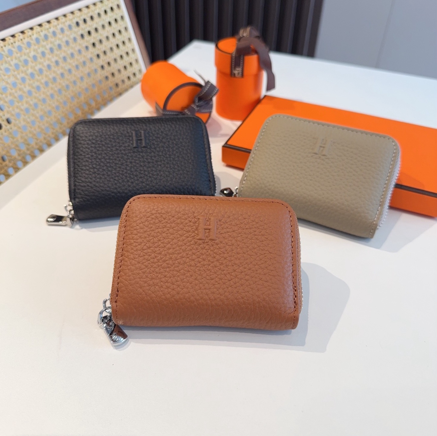 🔥爱马仕H零钱包卡包，头层牛皮 有隔层 可放证件 口红 零钱 耳机等小物件 手感真的很赞❗️
