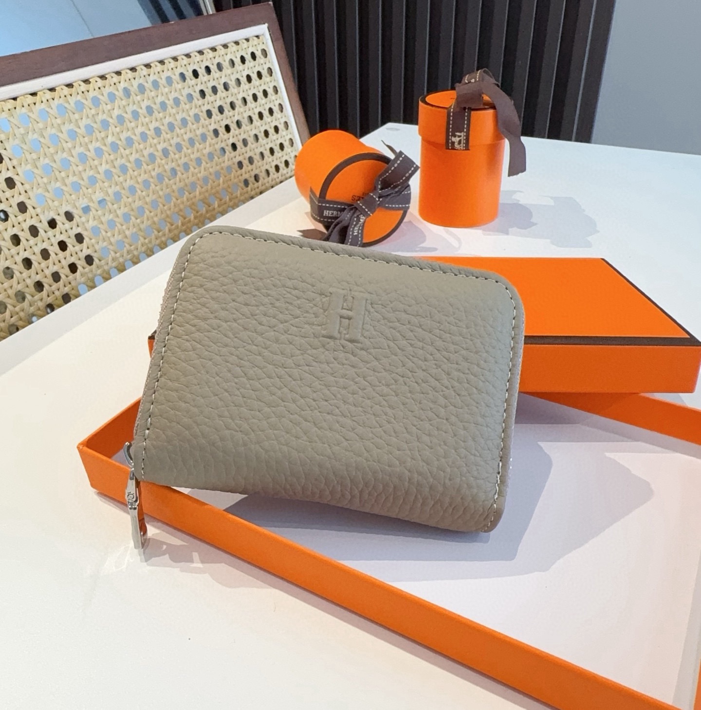 🔥爱马仕H零钱包卡包，头层牛皮 有隔层 可放证件 口红 零钱 耳机等小物件 手感真的很赞❗️