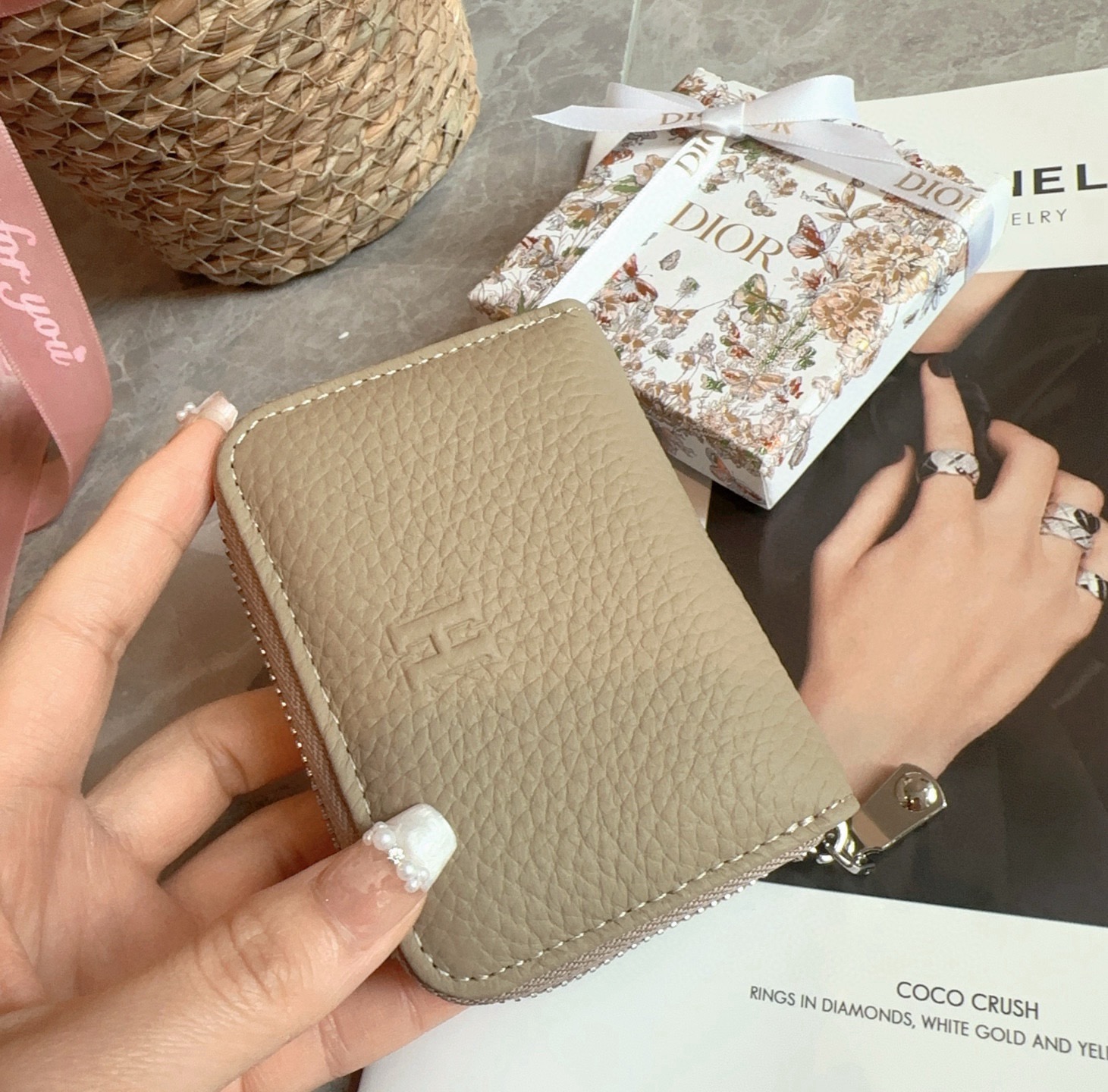 🔥爱马仕H零钱包卡包，头层牛皮 有隔层 可放证件 口红 零钱 耳机等小物件 手感真的很赞❗️