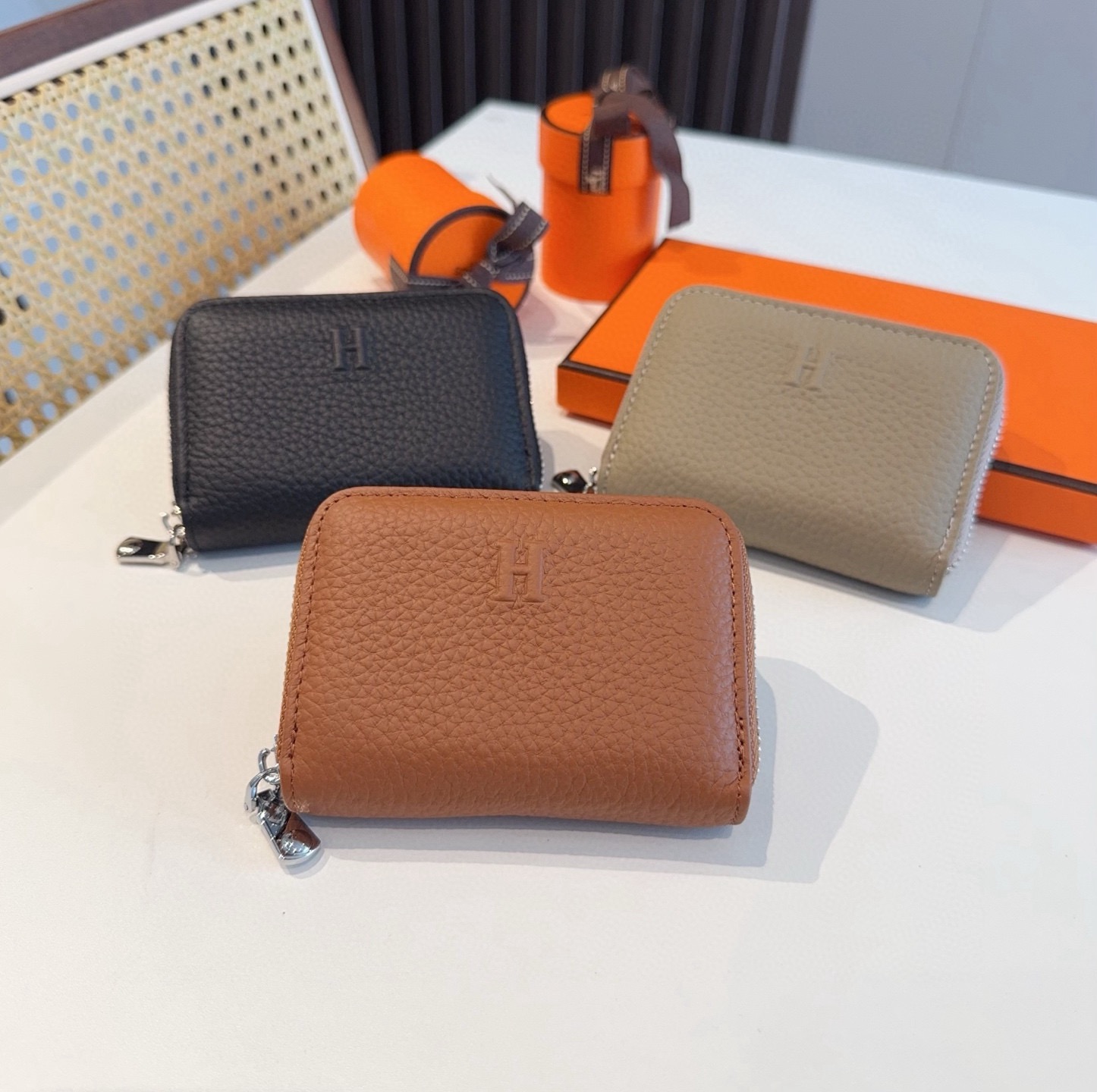 🔥爱马仕H零钱包卡包，头层牛皮 有隔层 可放证件 口红 零钱 耳机等小物件 手感真的很赞❗️