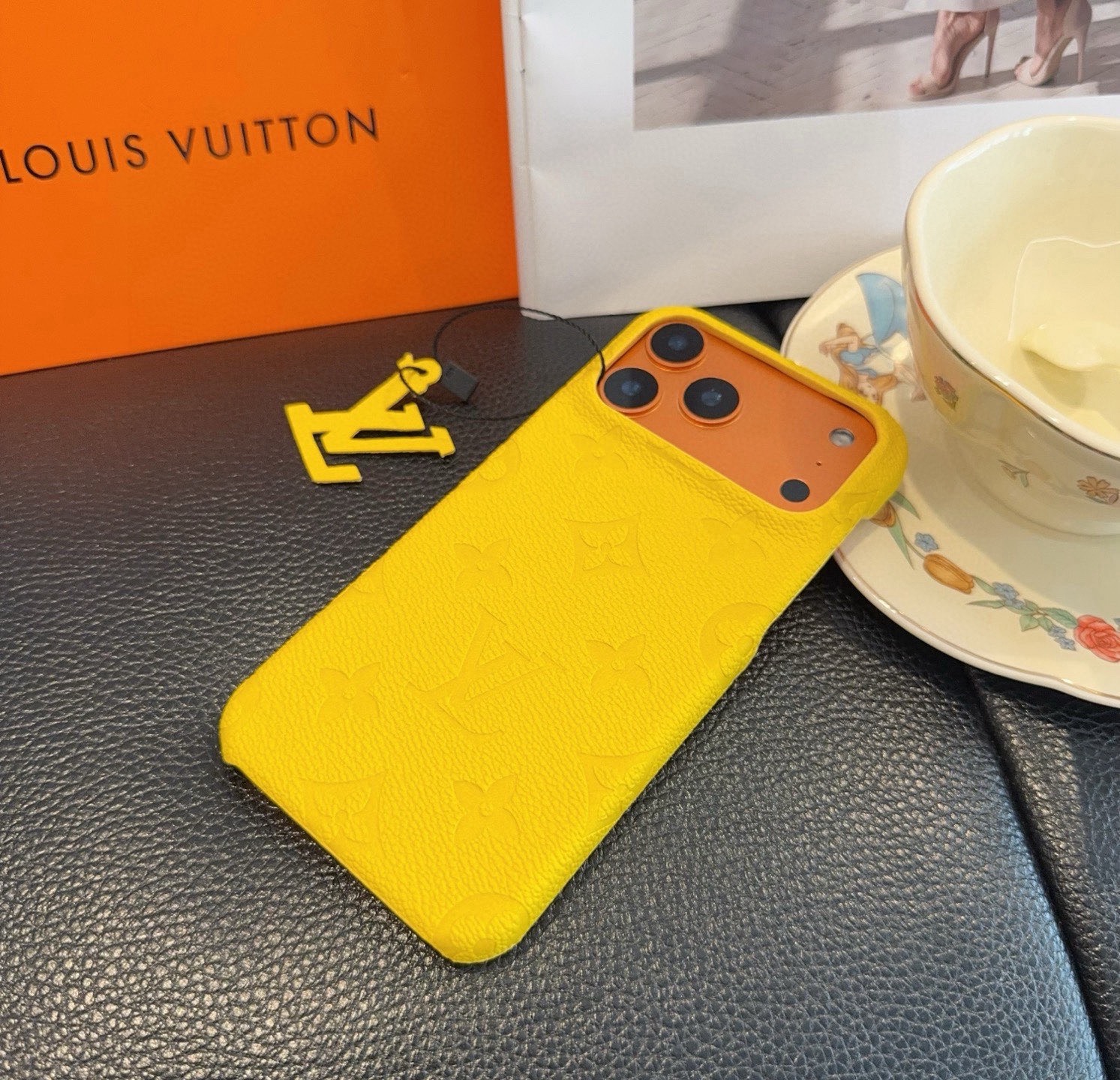 星宇橙系列 lv 荔枝纹牛皮压纹手机壳型号：为了不出现报错型号，请打开本机查看手机设置显示的型号⚠️⚠️