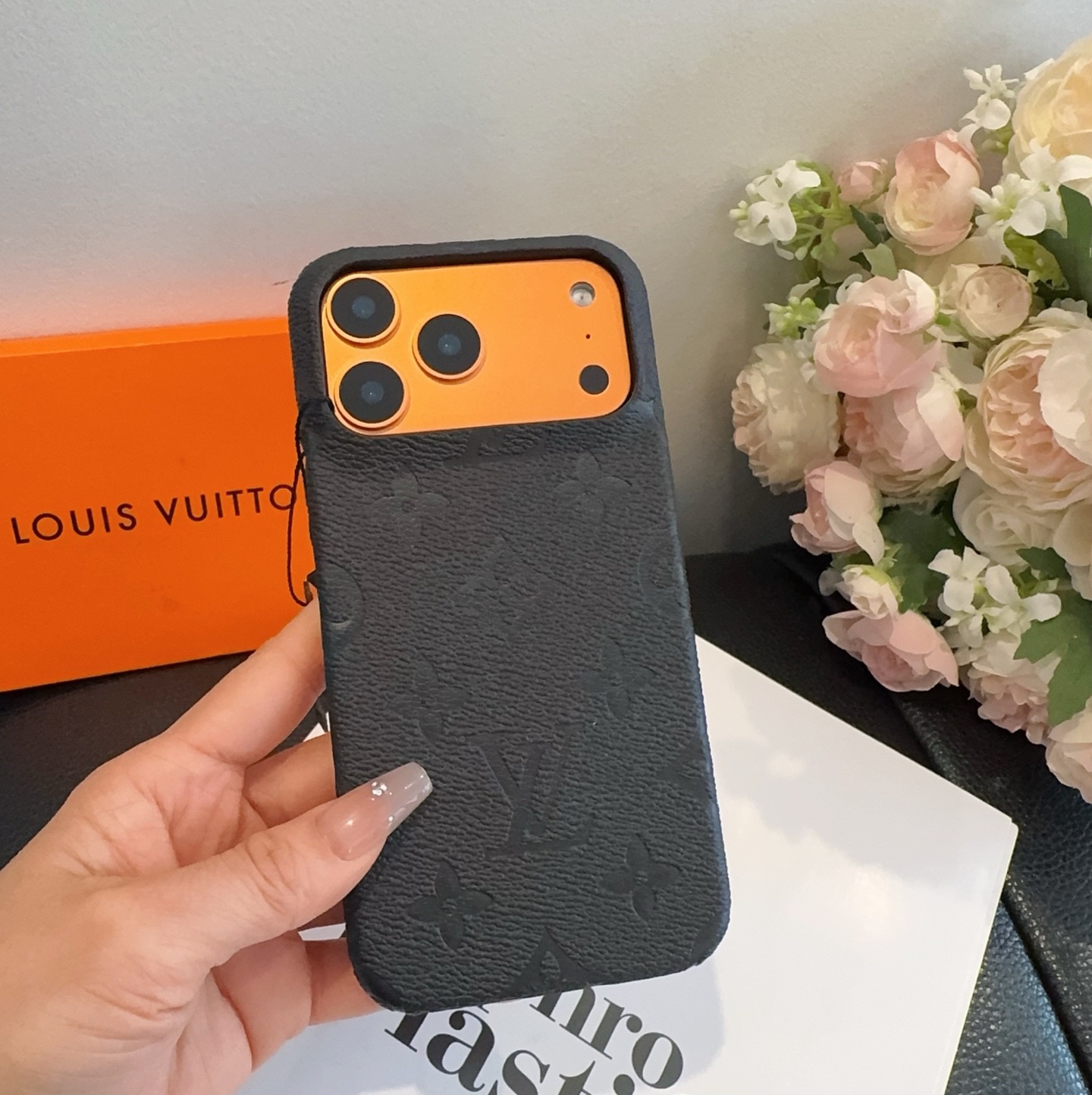 星宇橙系列 lv 荔枝纹牛皮压纹手机壳型号：为了不出现报错型号，请打开本机查看手机设置显示的型号⚠️⚠️
