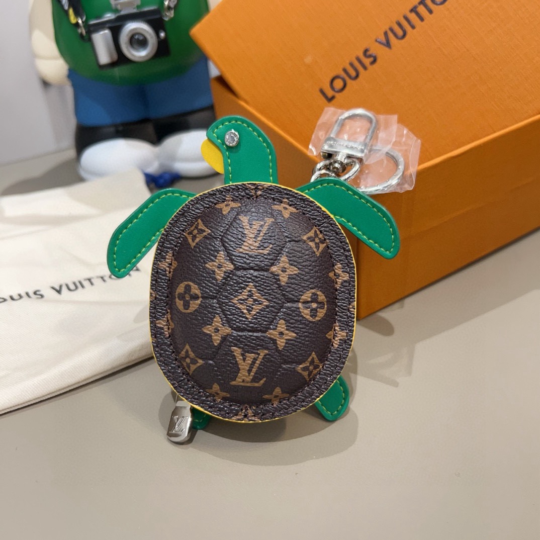 🔥官网新品M01471Louis Vuitton 路易威登海龟🐢乌龟包钥匙扣挂件 LV蓝牙耳机包 Tur