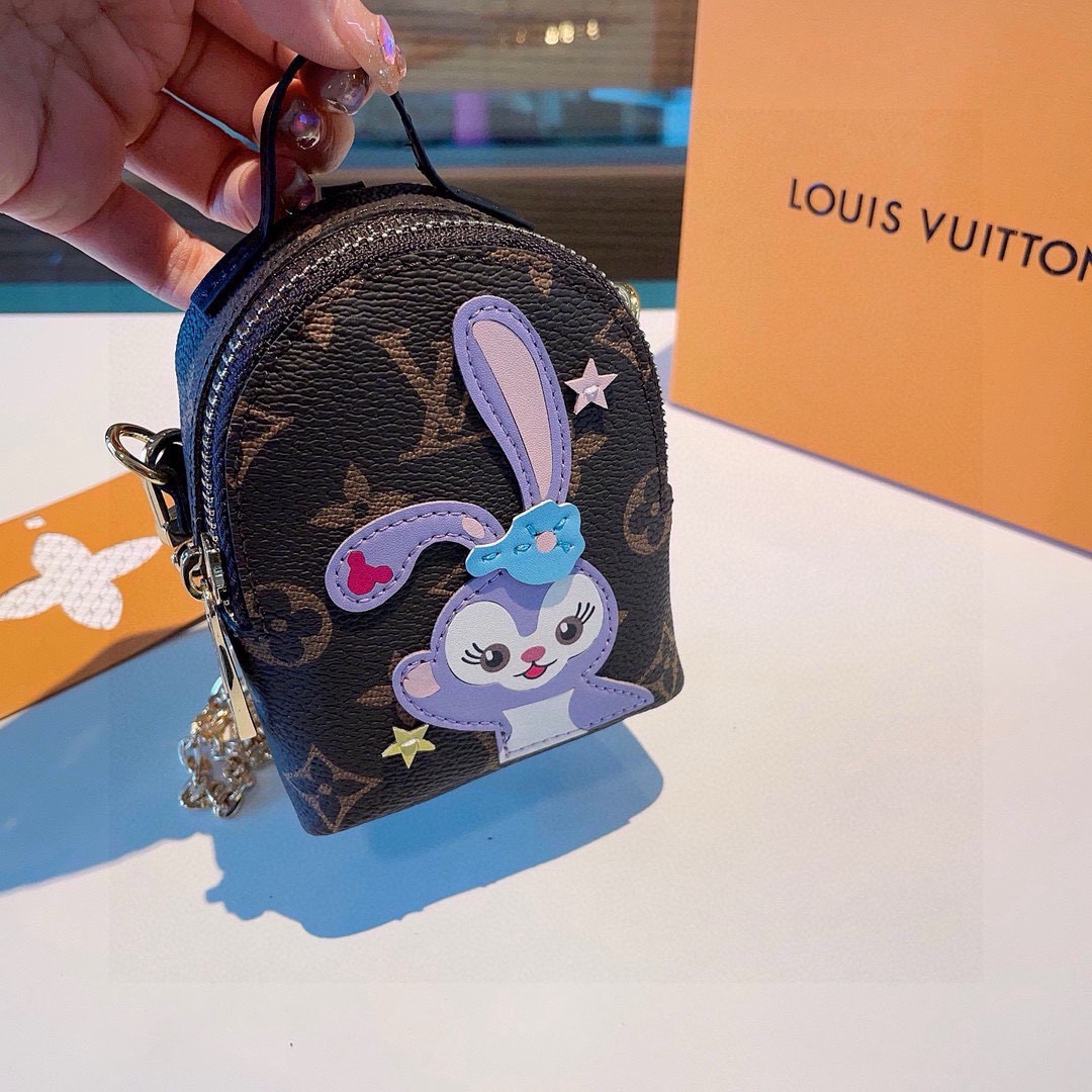 ❗原单货☀ LOUIS VUITTON 新款卡通链条斜挎小包，mini包包 可装银行卡💄蓝牙耳机…钥匙扣