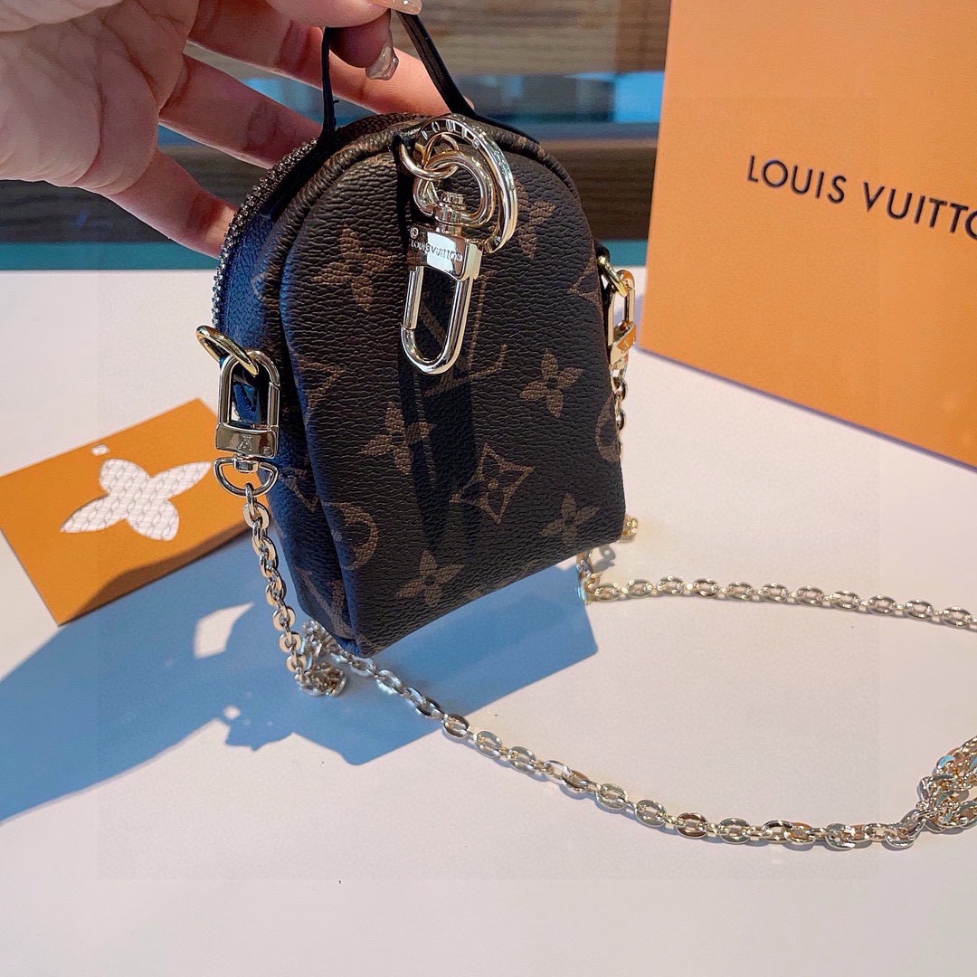 ❗原单货☀ LOUIS VUITTON 新款卡通链条斜挎小包，mini包包 可装银行卡💄蓝牙耳机…钥匙扣