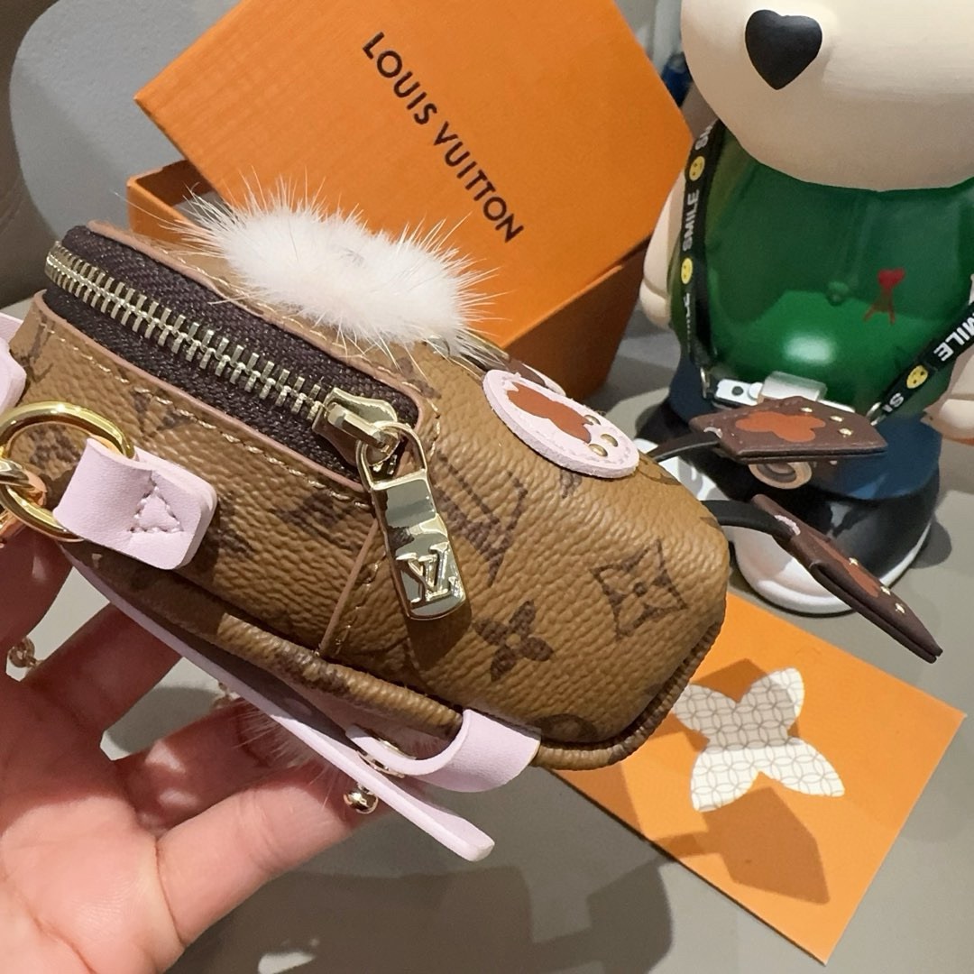 🔥LOUIS VUITTON官网M69552 PALM SPRINGS BEAR包饰与钥匙扣。Lv斜挎迷