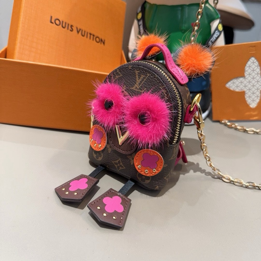 🔥LOUIS VUITTON官网M69552 PALM SPRINGS BEAR包饰与钥匙扣。Lv斜挎迷