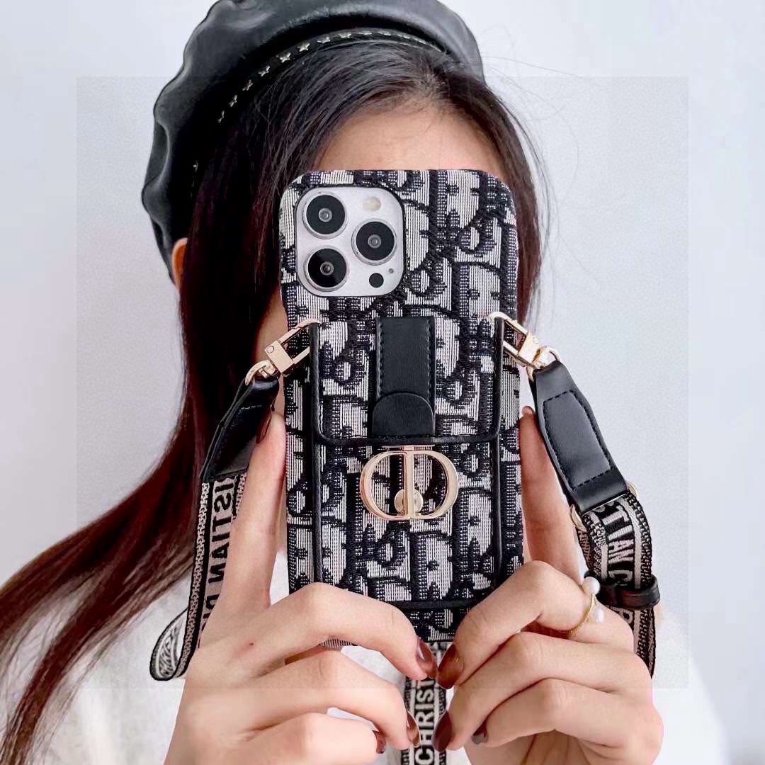 ✨Dior蒙田系列卡包手机壳，刺绣织带肩带🔮型号：为了不出现报错型号，请打开本机查看手机设置显示的型号⚠