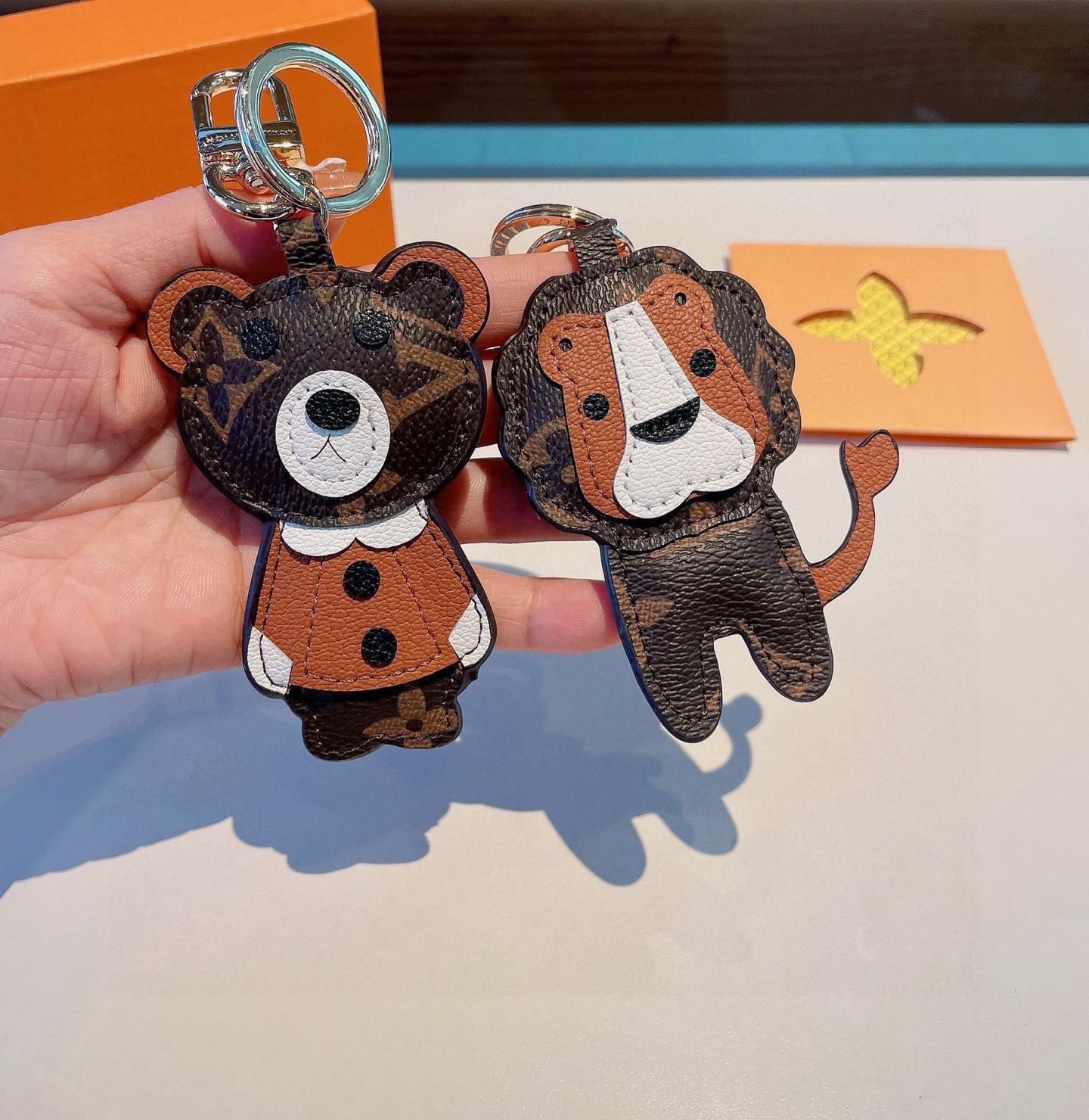 🔥驴家动物兄弟公仔挂件，小熊，小虎，小狮子包饰，LV钥匙扣，包包挂饰专柜代购内部填充物都与专柜一致聚酯纤