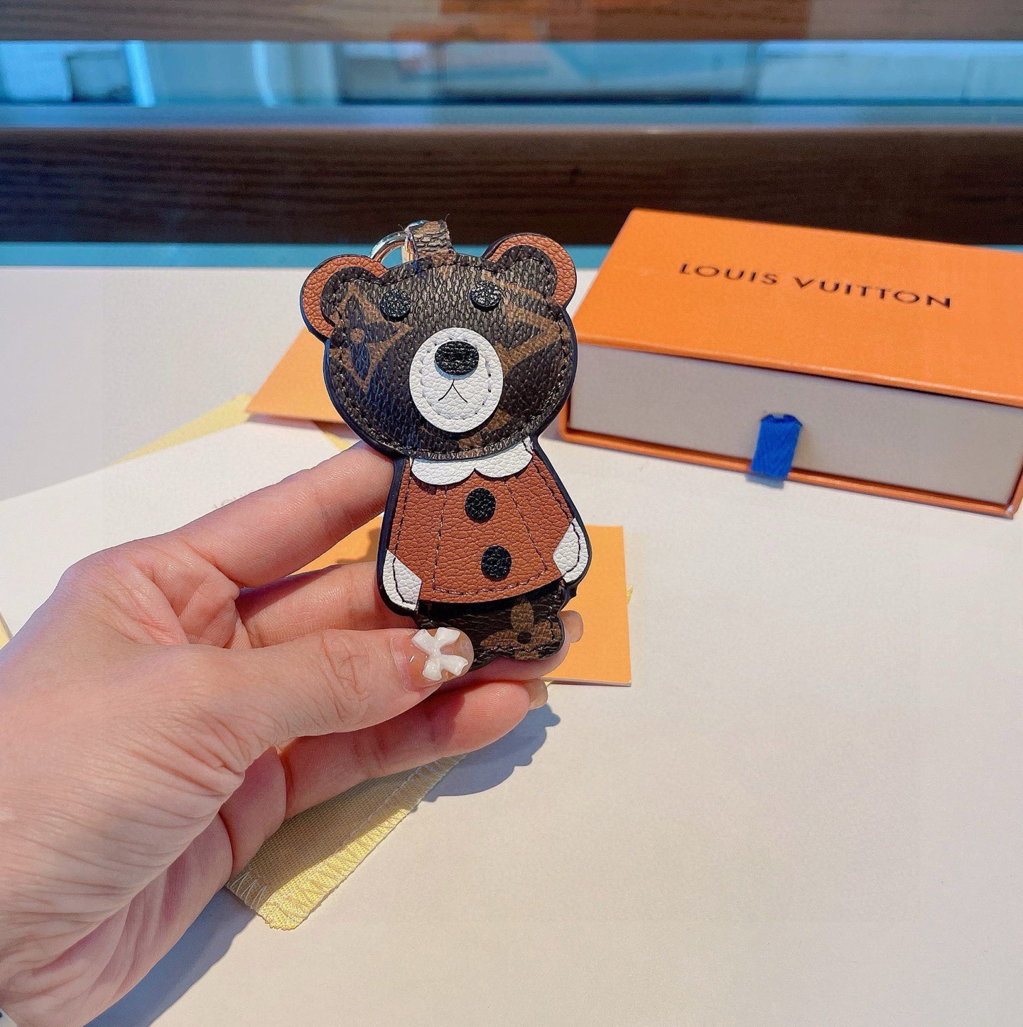 🔥驴家动物兄弟公仔挂件，小熊，小虎，小狮子包饰，LV钥匙扣，包包挂饰专柜代购内部填充物都与专柜一致聚酯纤