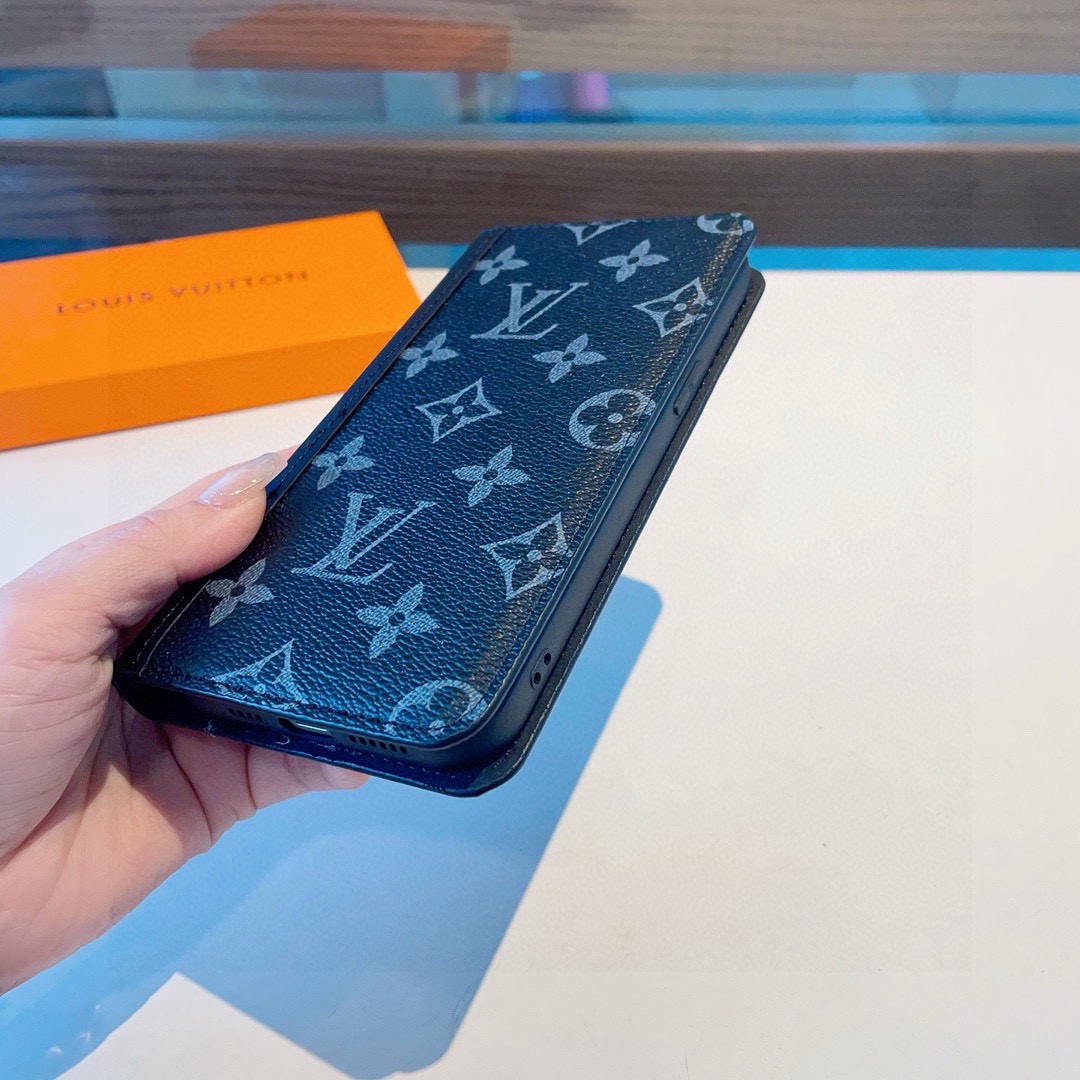 上新🎉🎉🎉🎉LV老花拼接原版皮套 卡套 官网同步经典老花手机套 配手机壳型号：为了不出现报错型号，请打开