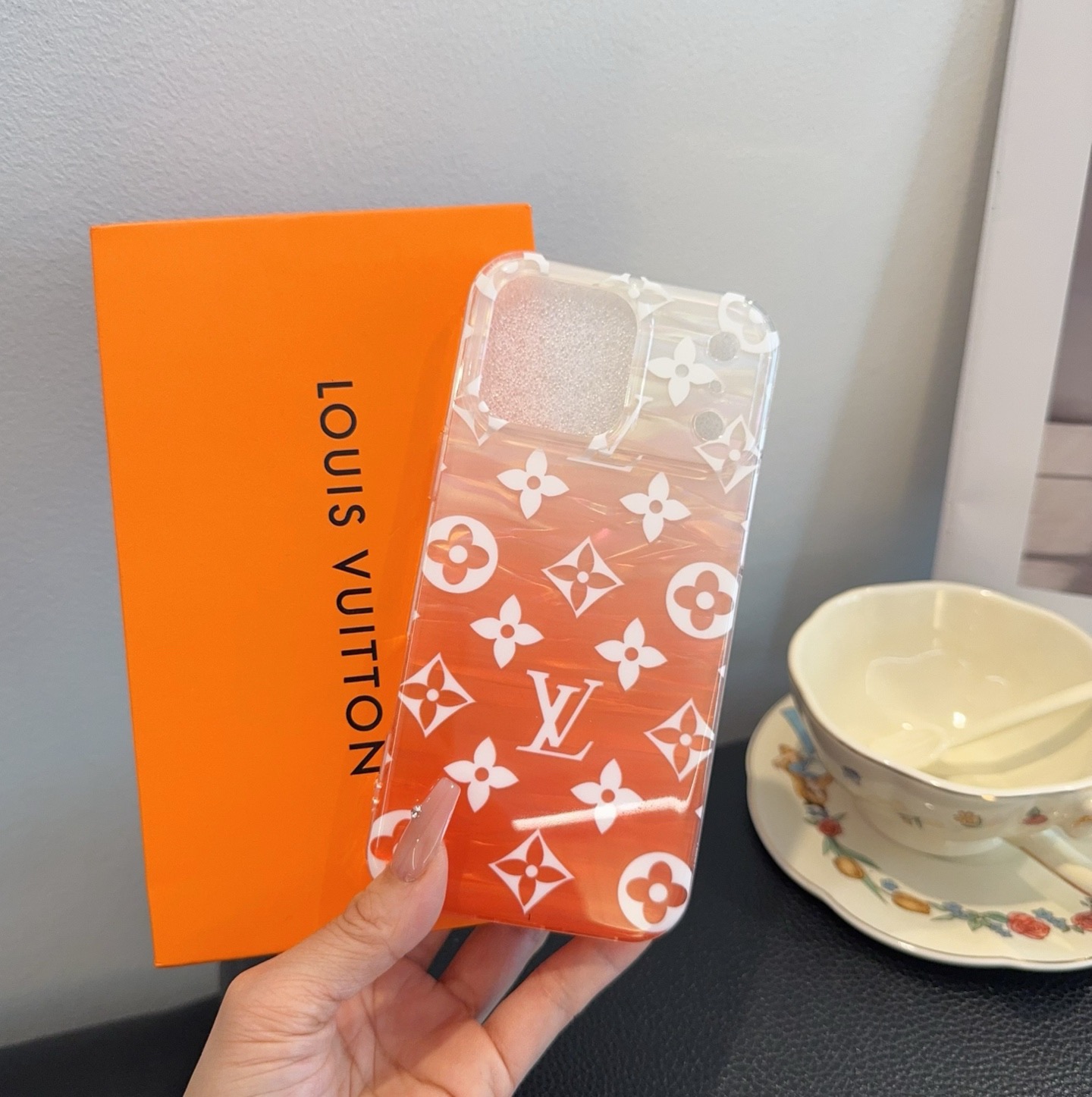 星宇橙系列 lv手机壳型号：为了不出现报错型号，请打开本机查看手机设置显示的型号⚠️⚠️⚠️iPhone