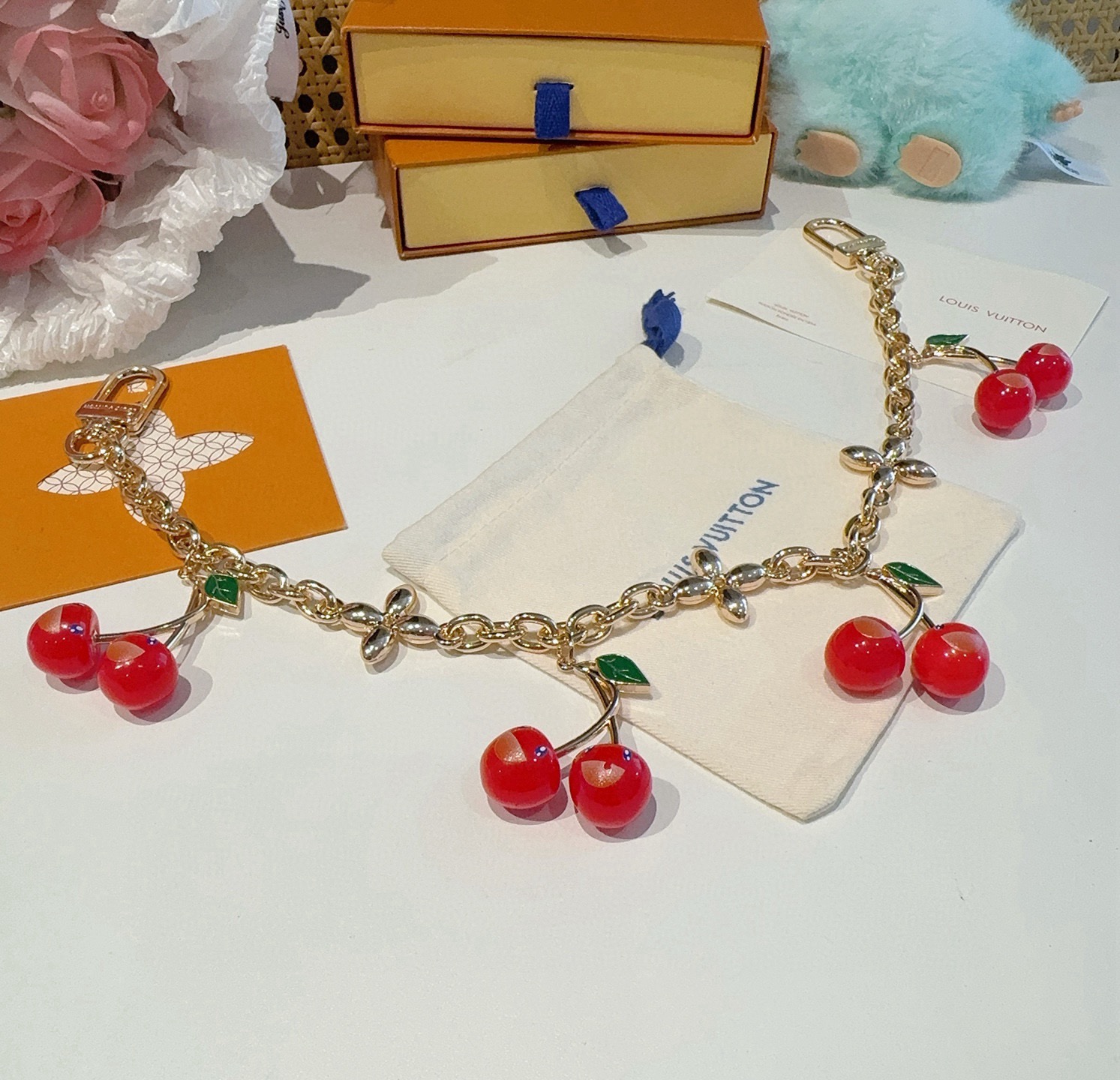 多颗🍒包链 LV X TM CERISE 多颗樱桃🍒链条包饰包包挂链 LV 钥匙扣 x TM LV Ce