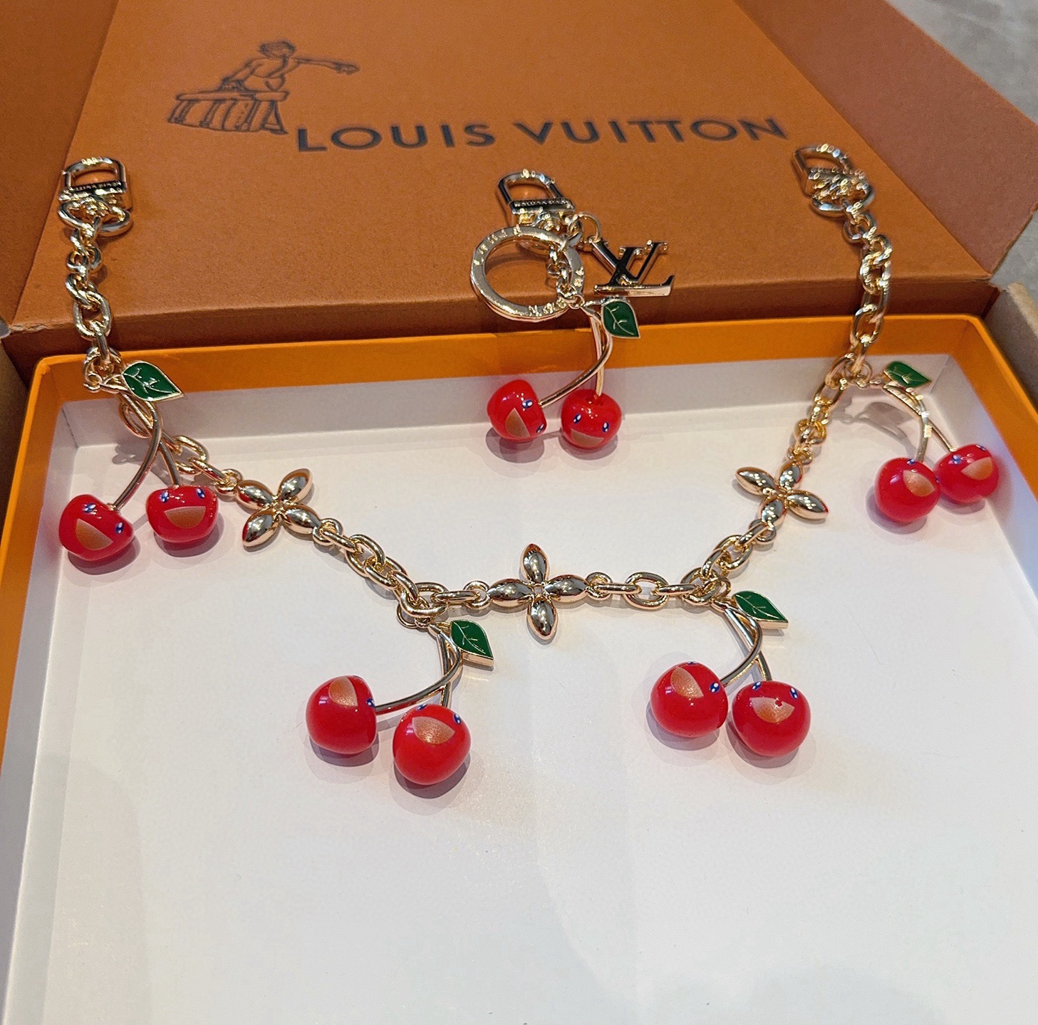 多颗🍒包链 LV X TM CERISE 多颗樱桃🍒链条包饰包包挂链 LV 钥匙扣 x TM LV Ce