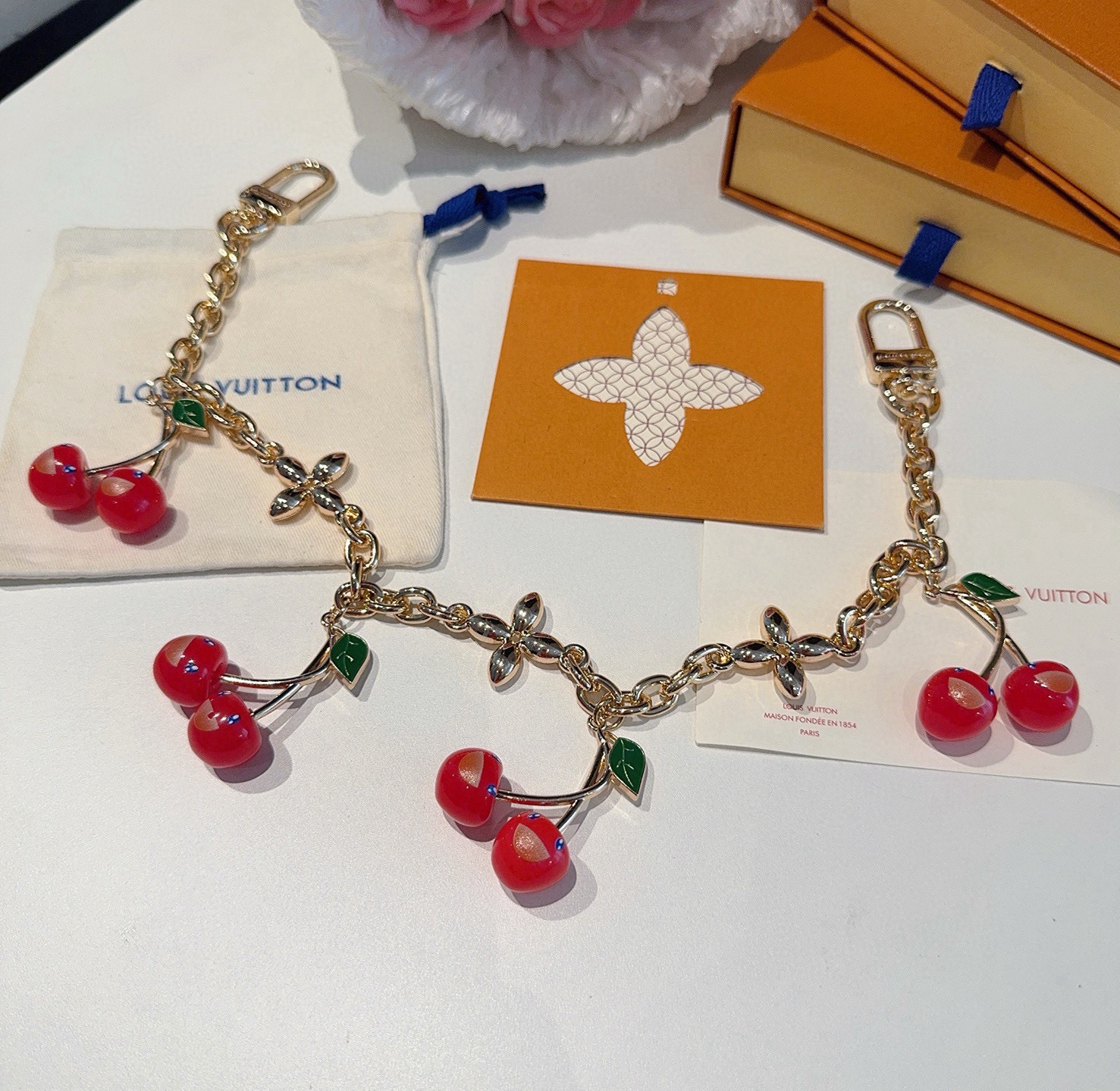 多颗🍒包链 LV X TM CERISE 多颗樱桃🍒链条包饰包包挂链 LV 钥匙扣 x TM LV Ce