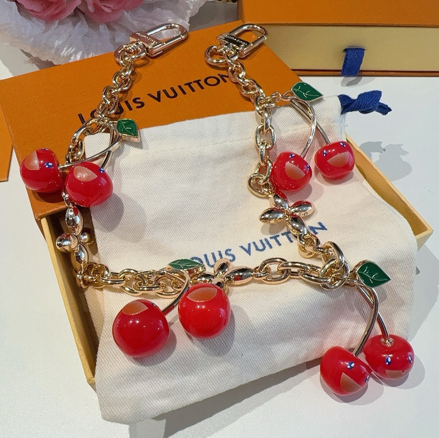 多颗🍒包链 LV X TM CERISE 多颗樱桃🍒链条包饰包包挂链 LV 钥匙扣 x TM LV Ce
