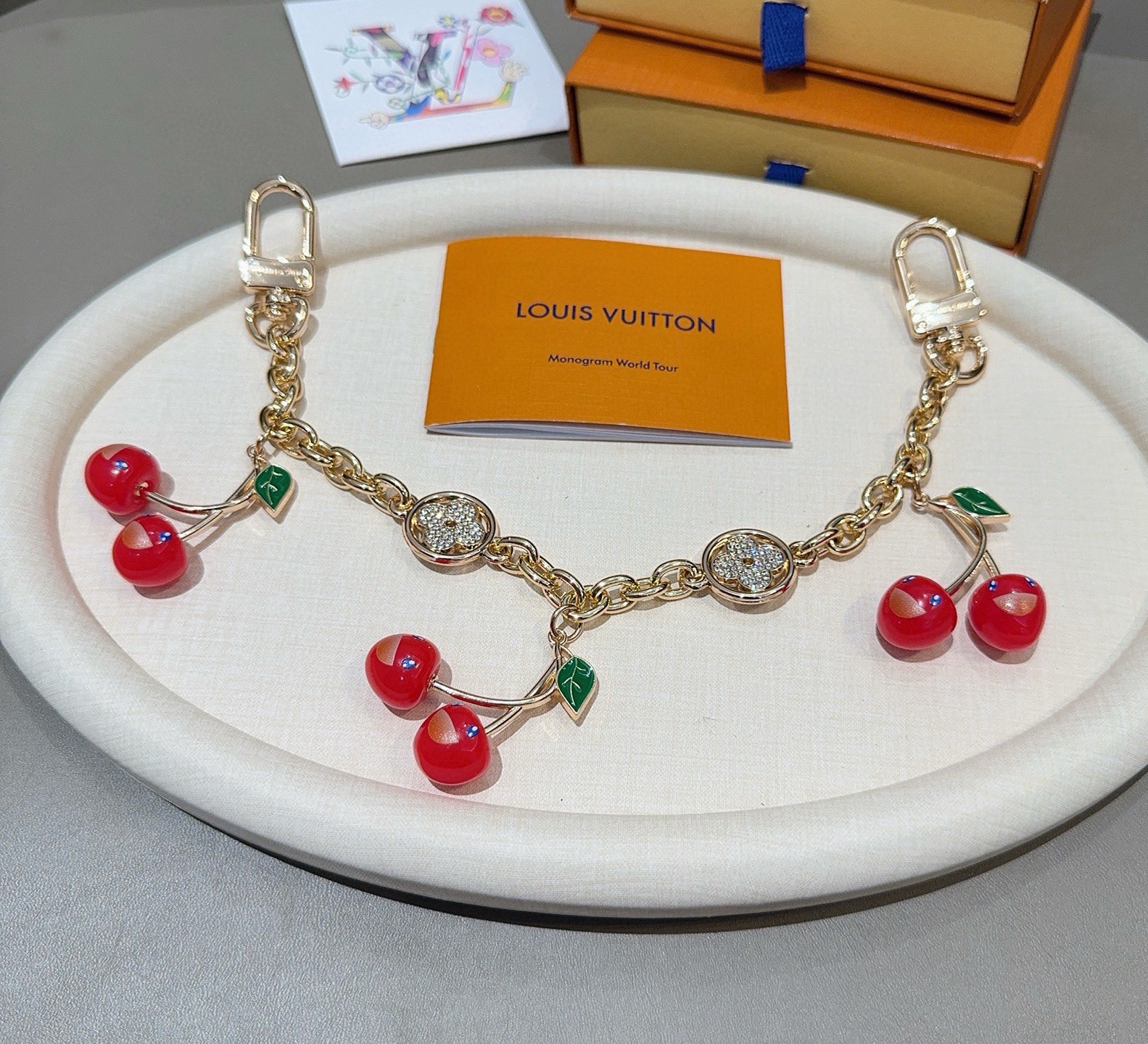 LV X TM 樱桃🍒包挂包链原单货 Lv钥匙扣包饰包包挂件Louis Vuitton 路易威登 樱桃🍒