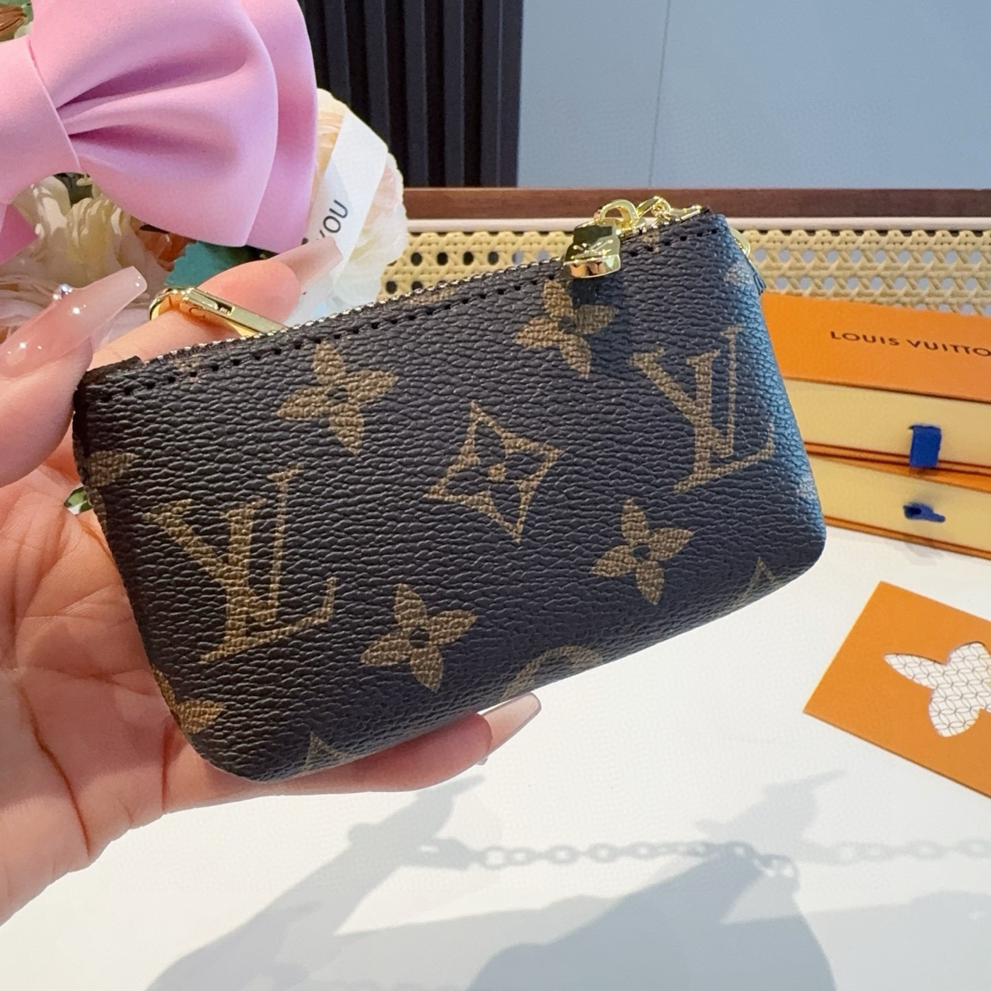 LV村上隆合作款熊猫零钱包卡包 挂饰☀️Louis Vuitton 路易威登lv钥匙扣钥匙包卡包PU材质