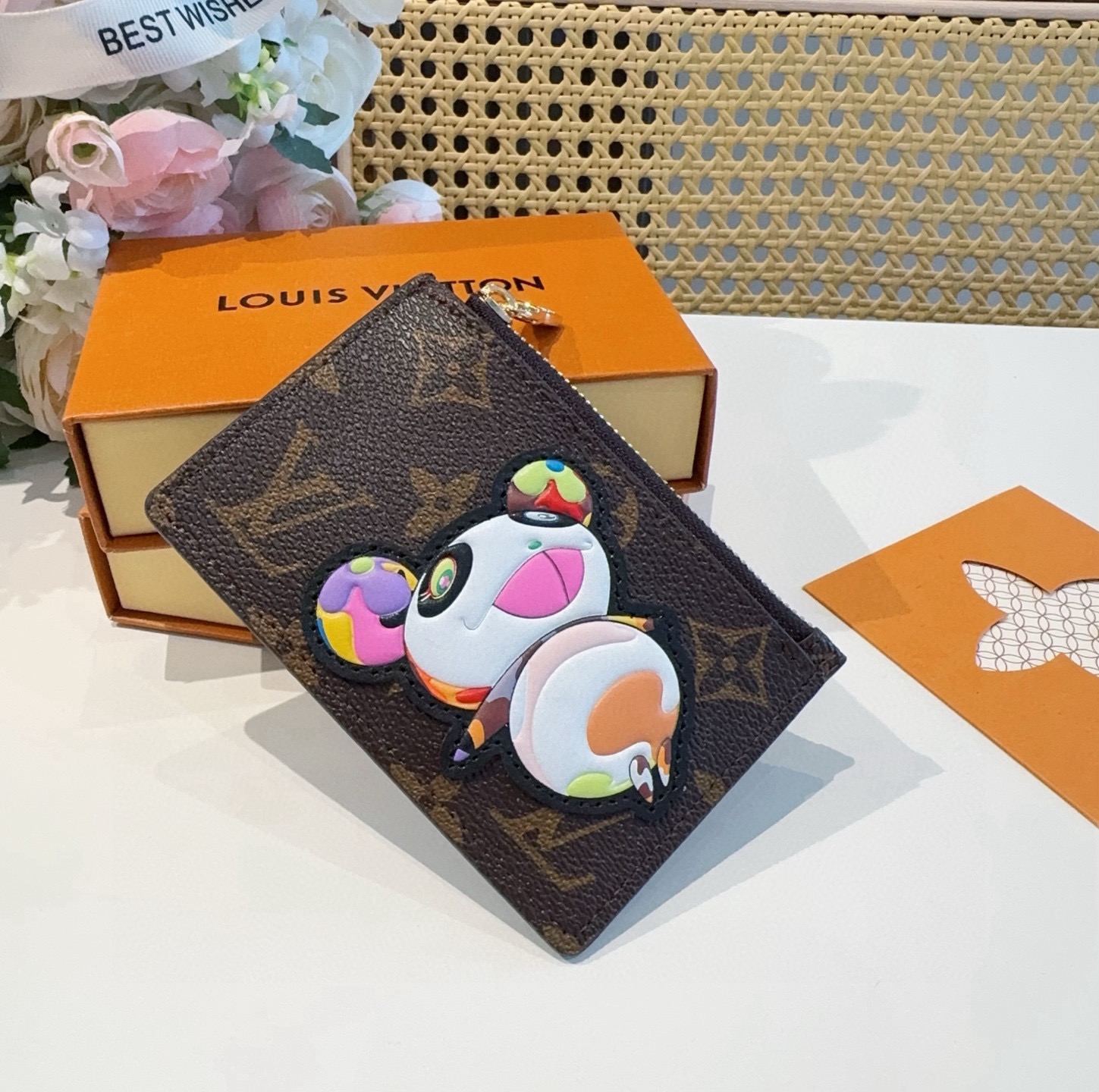 🔥LV村上隆合作款熊猫卡通老花卡包，经典老花零钱包，卡包零钱包两用，超纤材质 五金为进口钢 原版logo