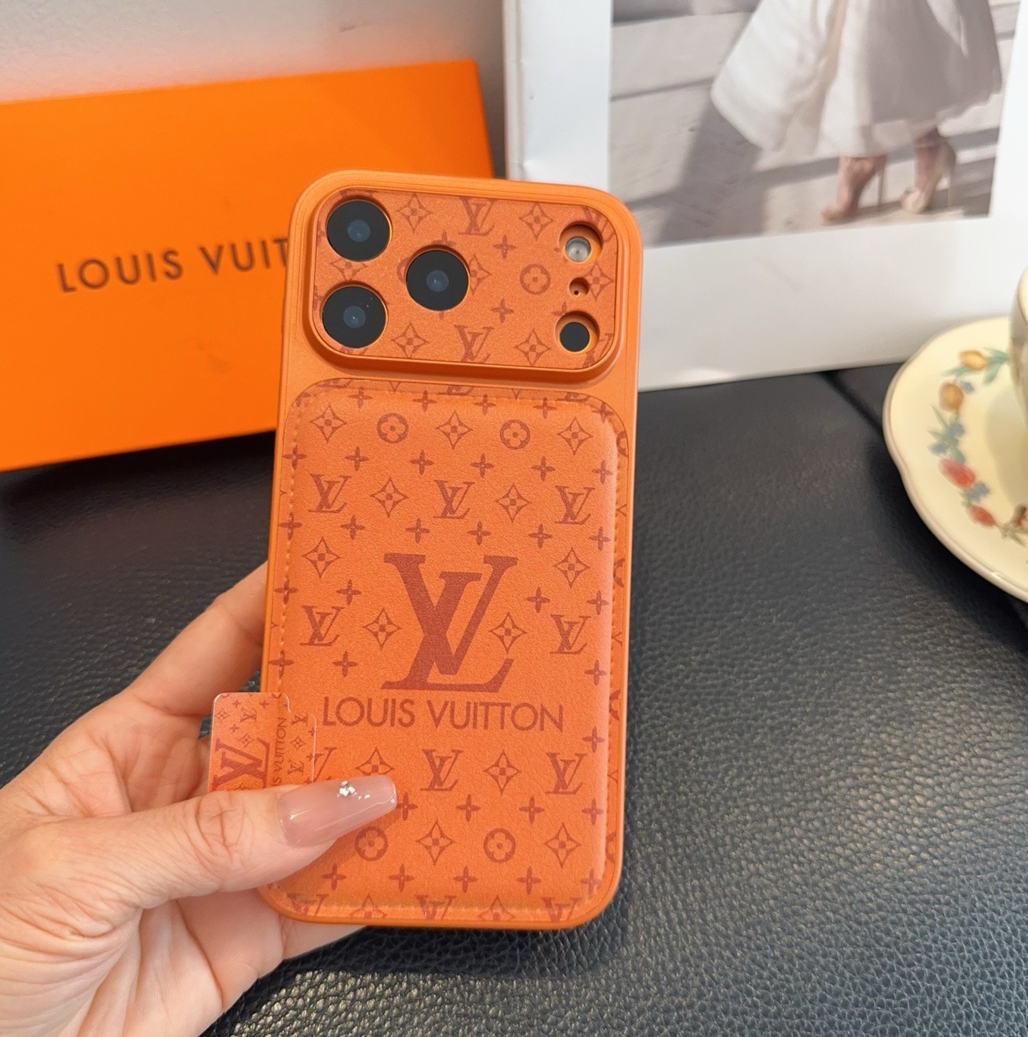 星宇橙系列 lv 秒变17 压花闪粉全包精孔手机壳型号：为了不出现报错型号，请打开本机查看手机设置显示的