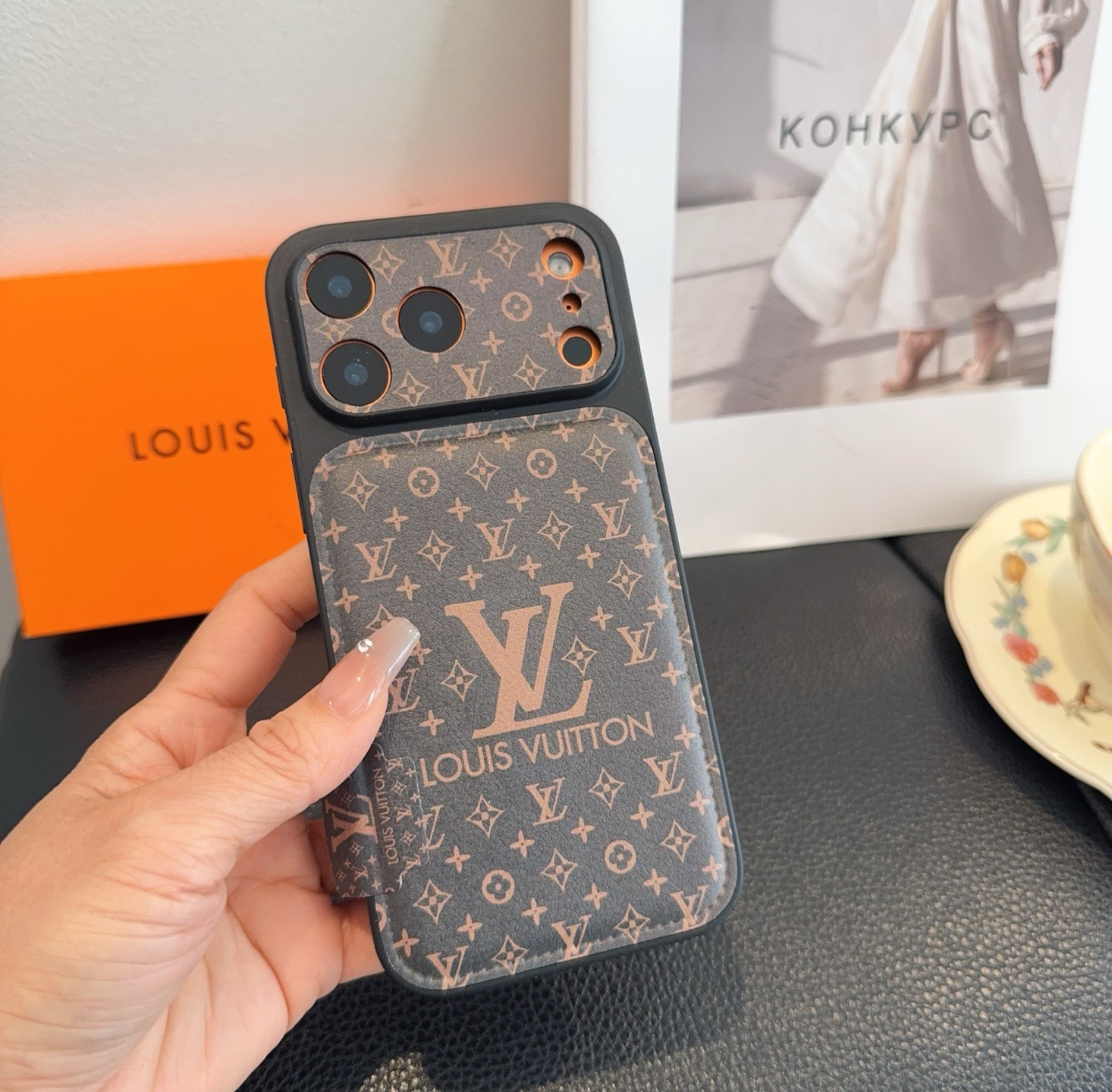 星宇橙系列 lv 秒变17 压花闪粉全包精孔手机壳型号：为了不出现报错型号，请打开本机查看手机设置显示的