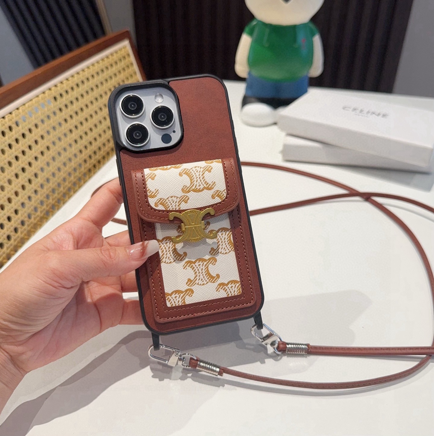 ✨💠Celine•赛琳斜挎插卡手机壳 全包卡包手机壳 挂绳🉑拆卸型号：为了不出现报错型号，请打开本机查看
