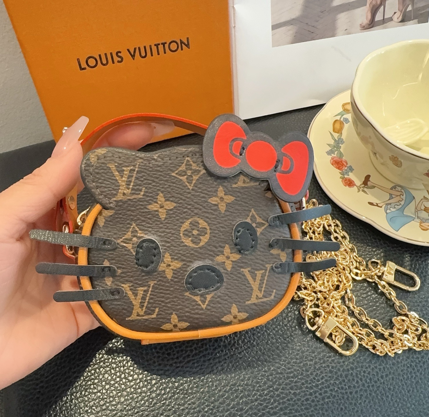 配链条LV迷你包Hello Kitty小猫斜挎包 萌宝穿搭必备Kitty 控绝对不能错过的包包挂件 适合