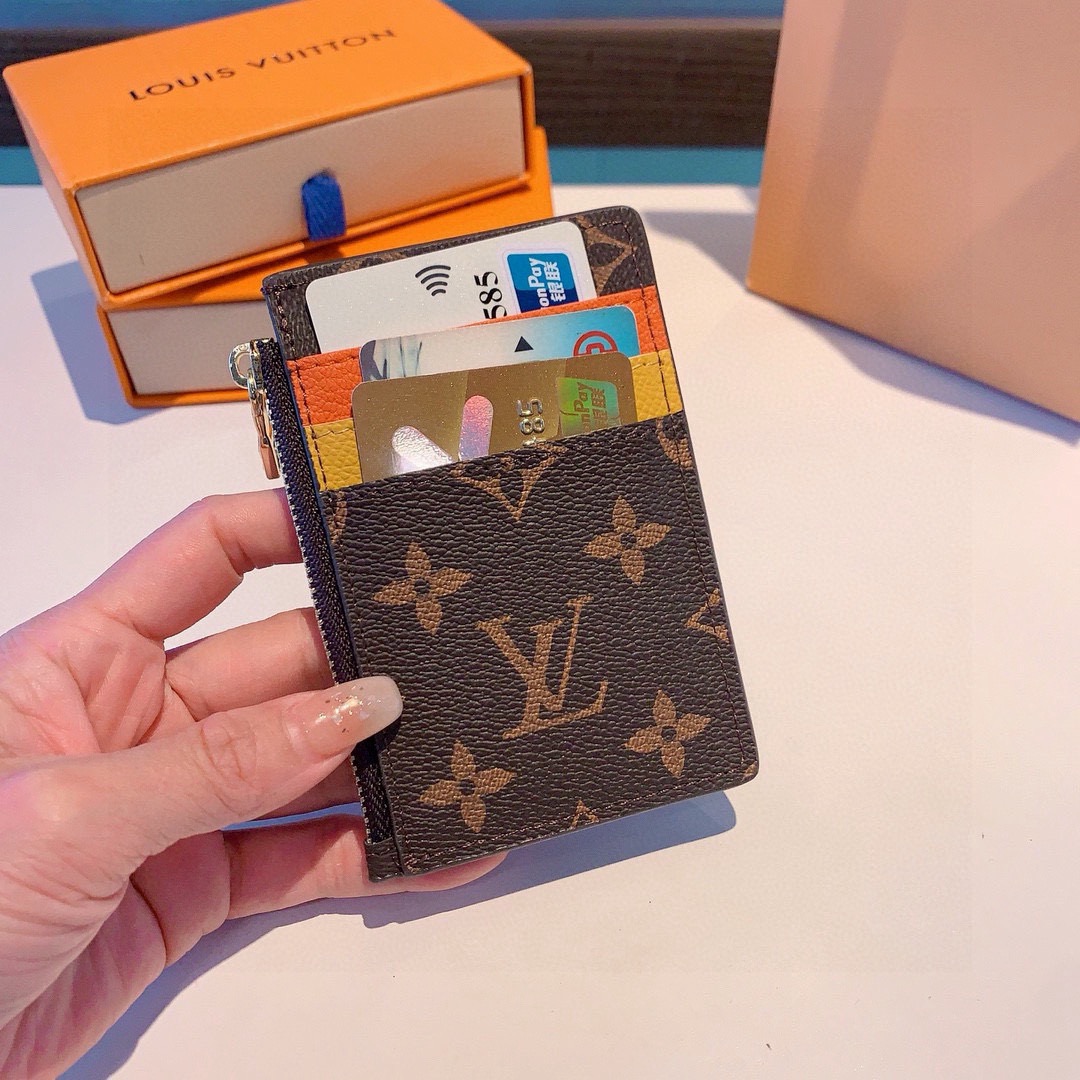 🔥独家新品LV卡通老花卡包，经典老花零钱包，圣诞熊🐻 小柴犬、米妮乔巴唐老鸭卡包零钱包两用，超纤材质 五