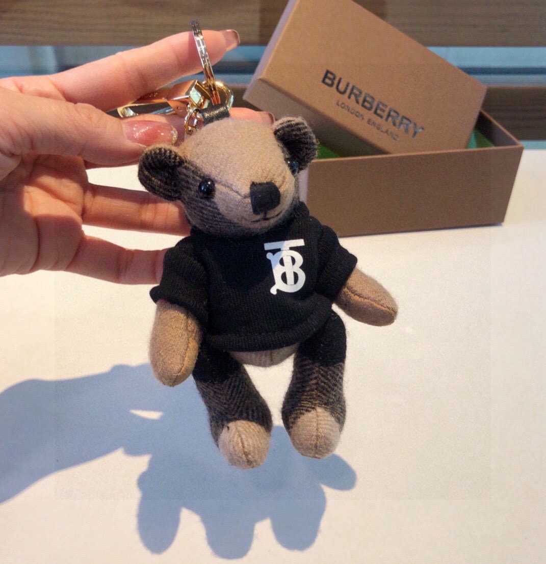 Burberry代工厂小熊🐻挂件，巴宝莉🐻卫衣泰迪熊钥匙扣挂件 温柔到心里🥰 准备已久、精致自留 ！内部