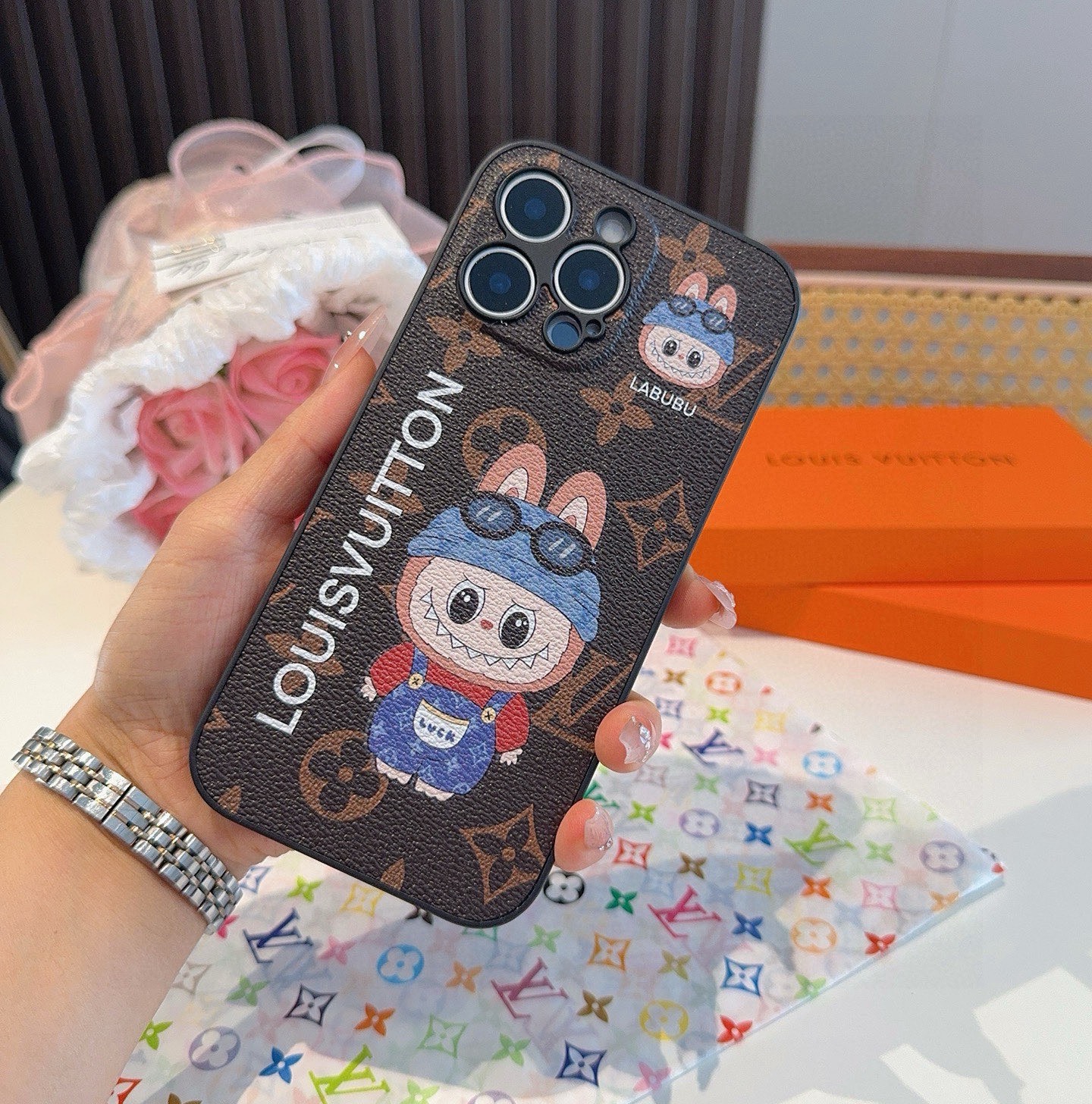 🔥Lv精孔全包手机壳 拉布布全包围边皮质手机壳型号：为了不出现报错型号，请打开本机查看手机设置显示的型号