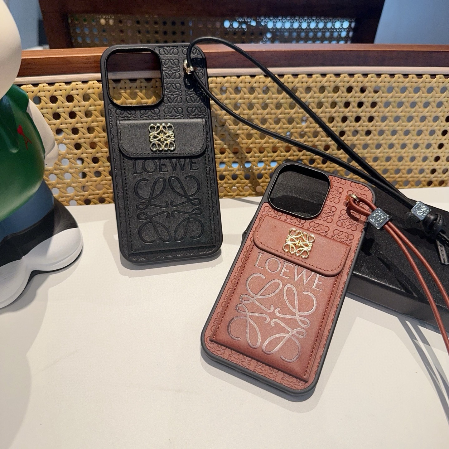 💕罗意威.Loewe翻盖插卡手机壳 短款手腕绳 插卡手机壳型号：为了不出现报错型号，请打开本机查看手机设