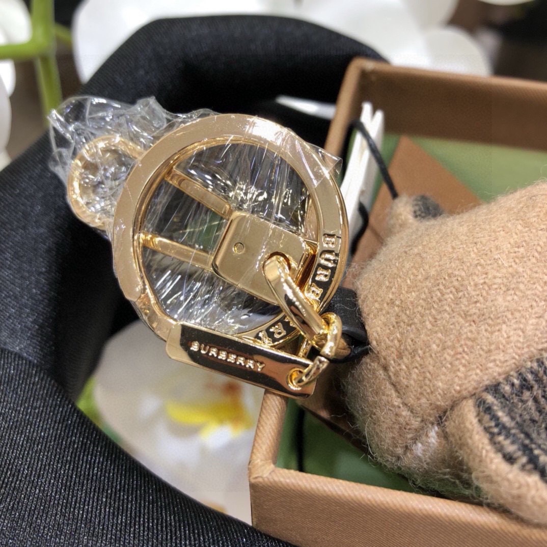 Burberry代工厂小熊🐻挂件，巴宝莉🐻毛衣泰迪熊钥匙扣挂件 温柔到心里🥰 准备已久、精致自留 ！内部