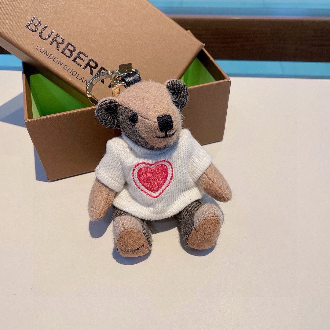 Burberry代工厂小熊🐻挂件，巴宝莉🐻毛衣泰迪熊钥匙扣挂件 温柔到心里🥰 准备已久、精致自留 ！内部